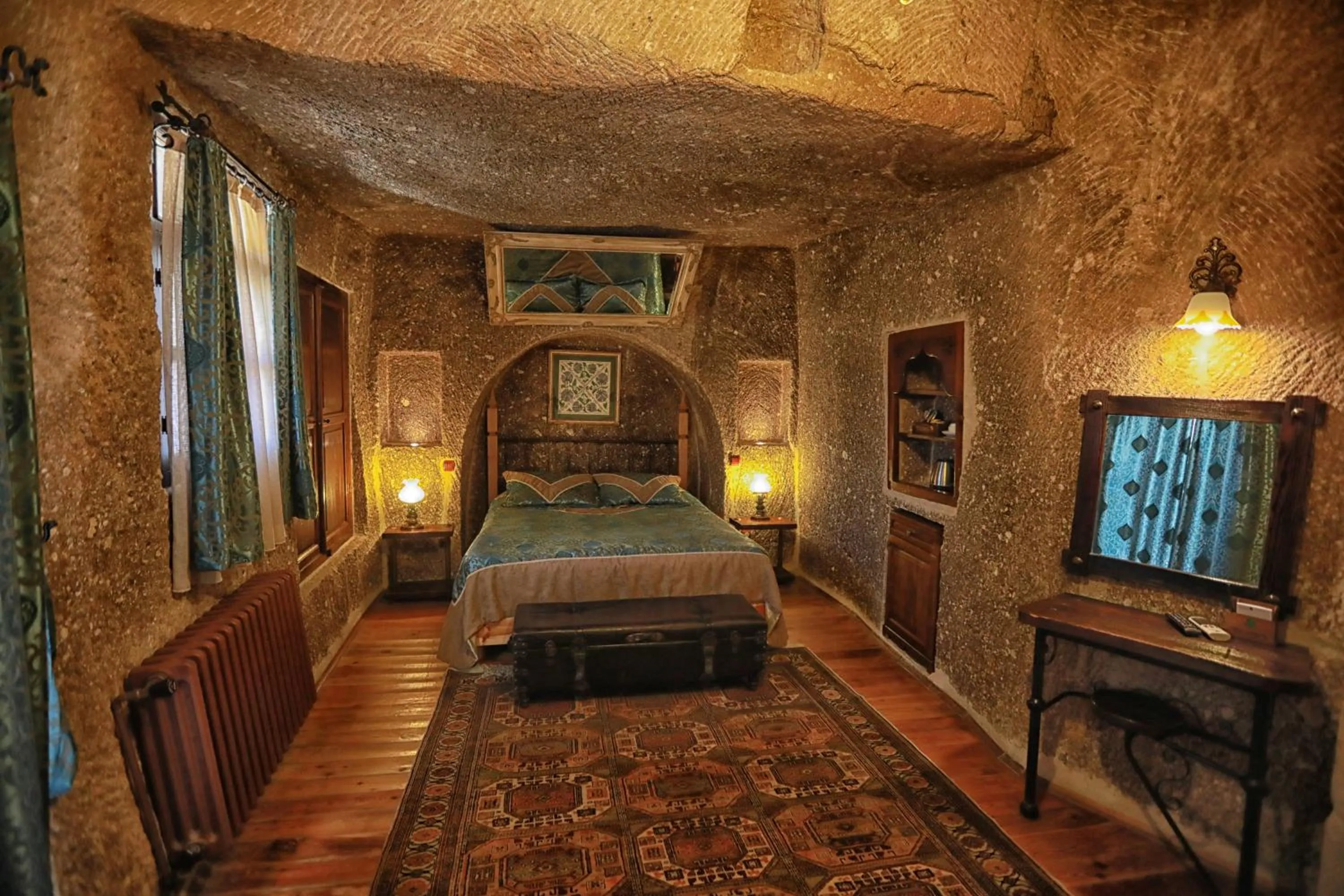 Bed in Traveller's Cave Hotel