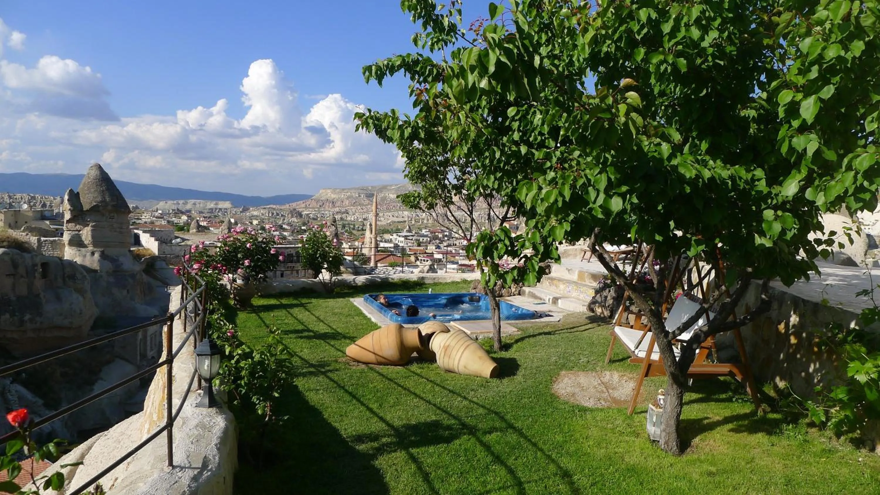 Day in Traveller's Cave Hotel