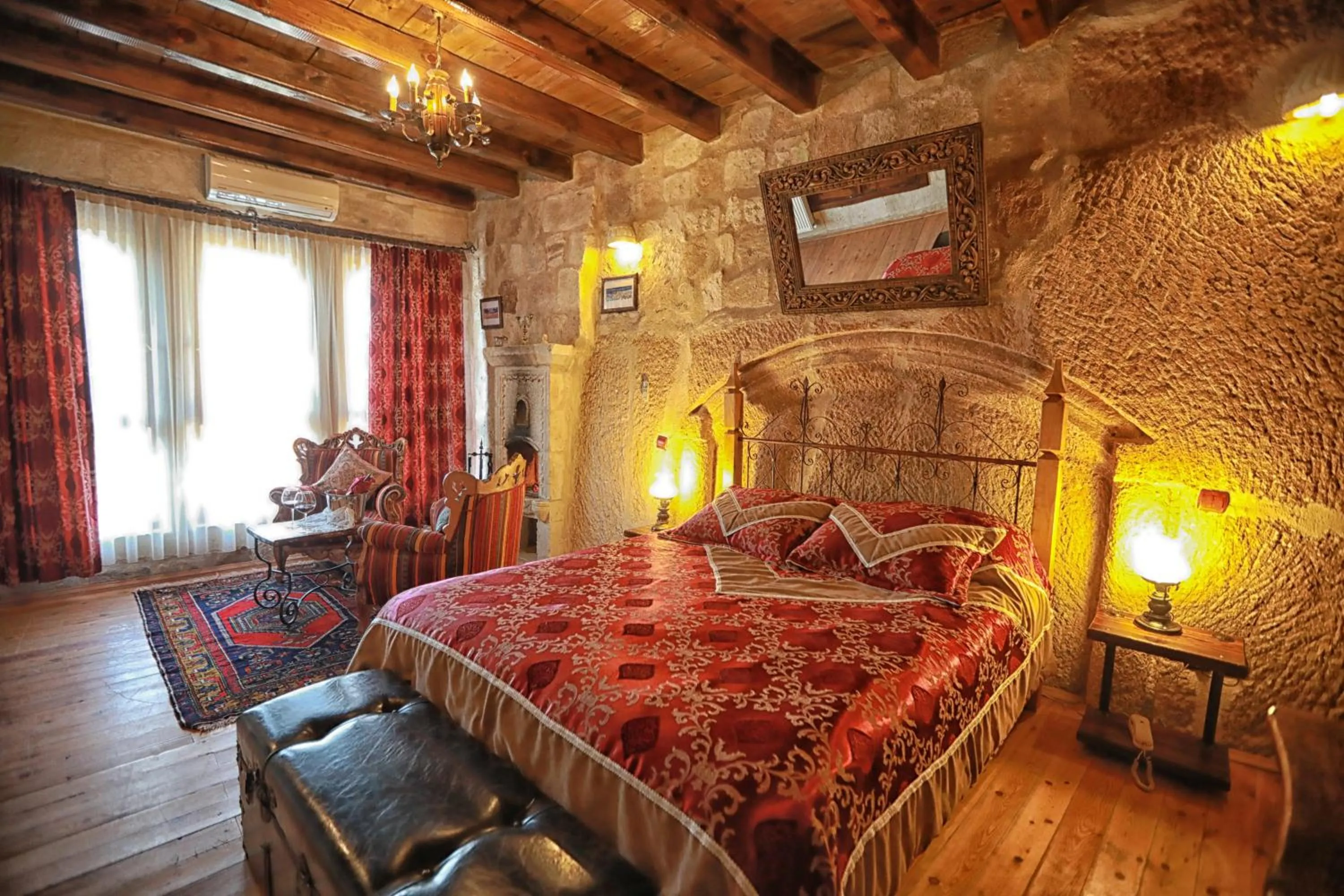 Bed in Traveller's Cave Hotel