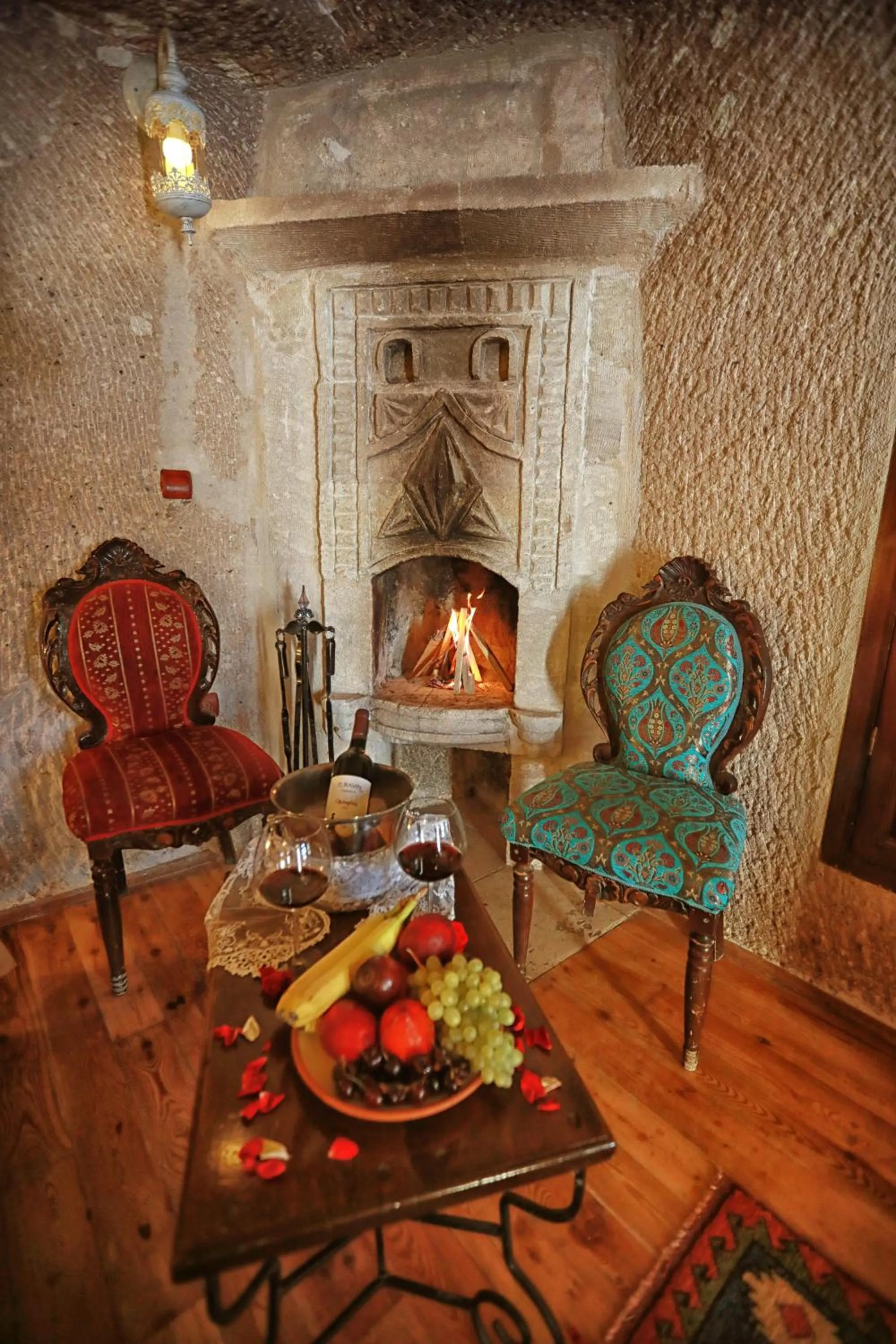 Seating area in Traveller's Cave Hotel