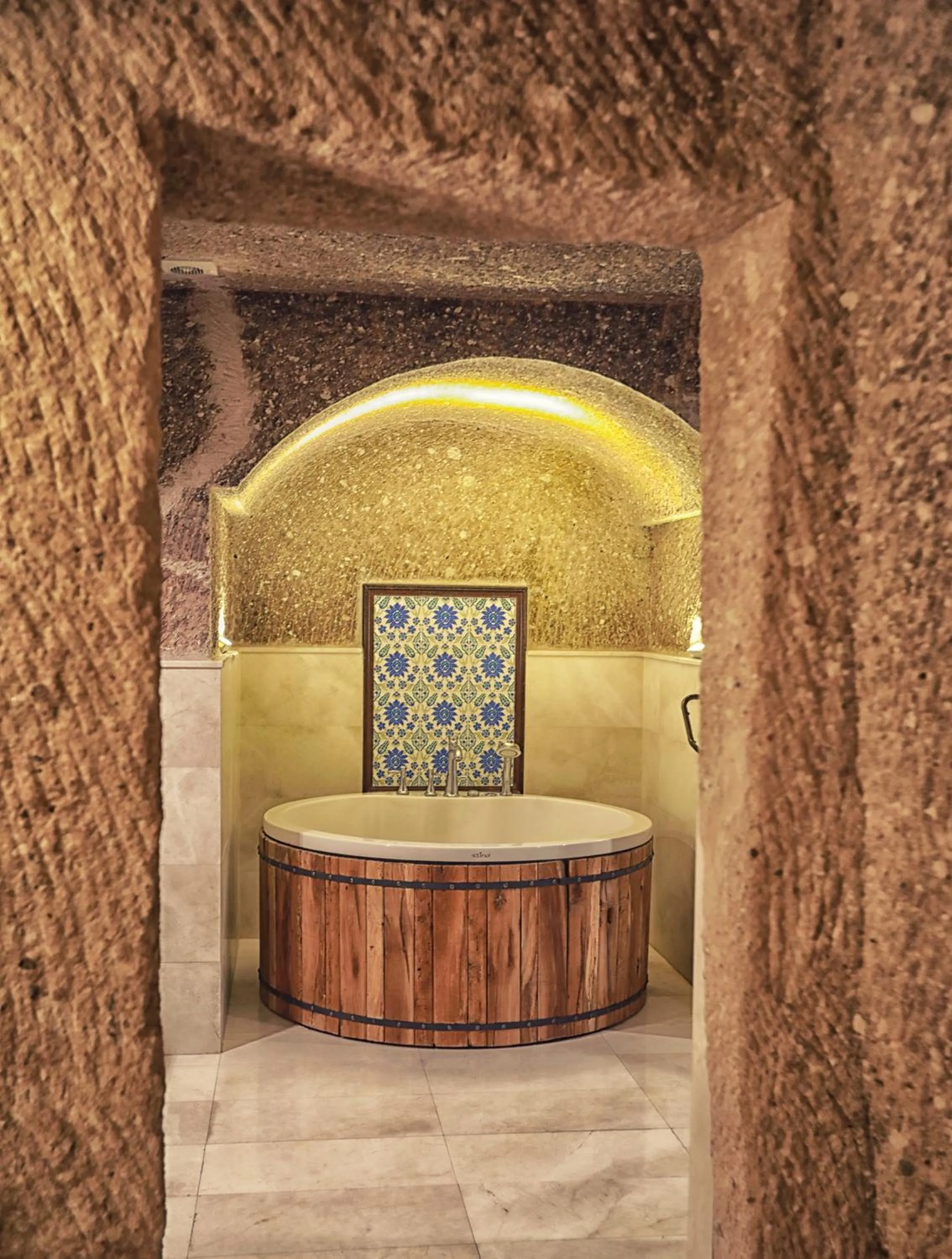 Bathroom in Traveller's Cave Hotel