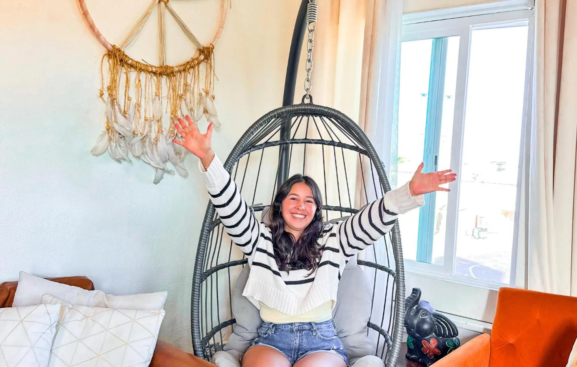 People in ITH San Diego Mission Beach Backpacker Hostel