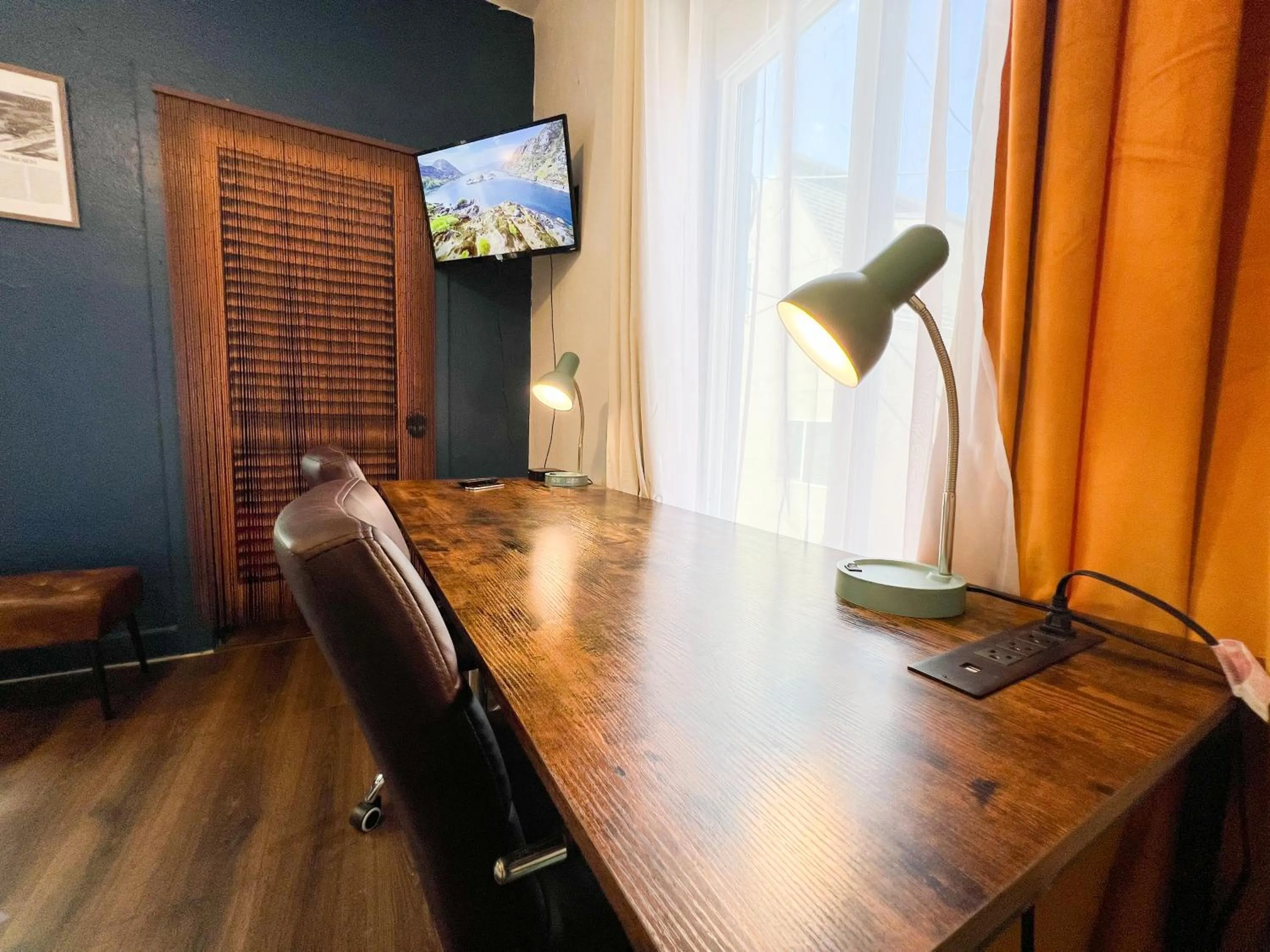 Bedroom in ITH San Diego Mission Beach Backpacker Hostel