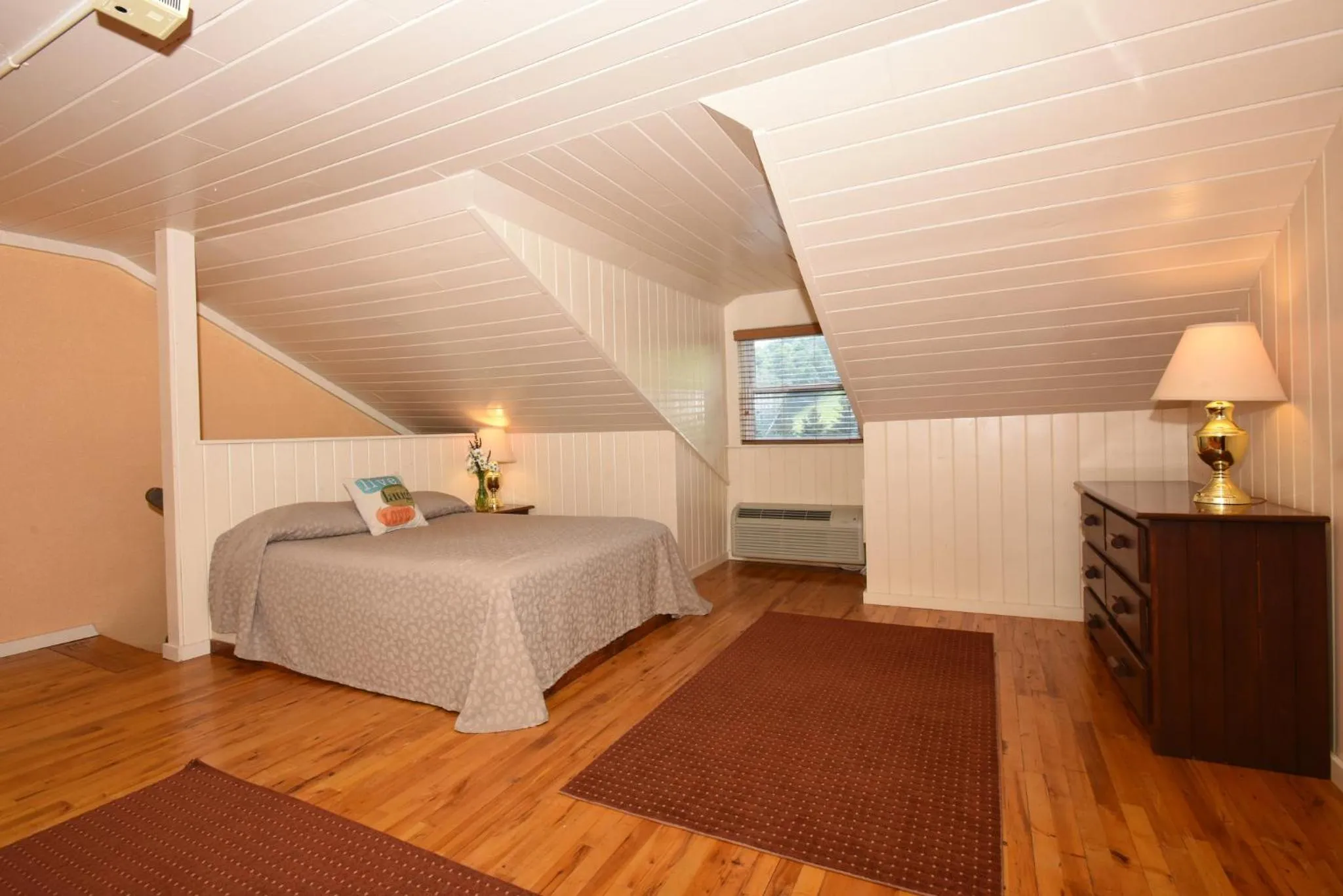 Photo of the whole room, Bed in Seven Springs Resort Properties by Vail Resorts