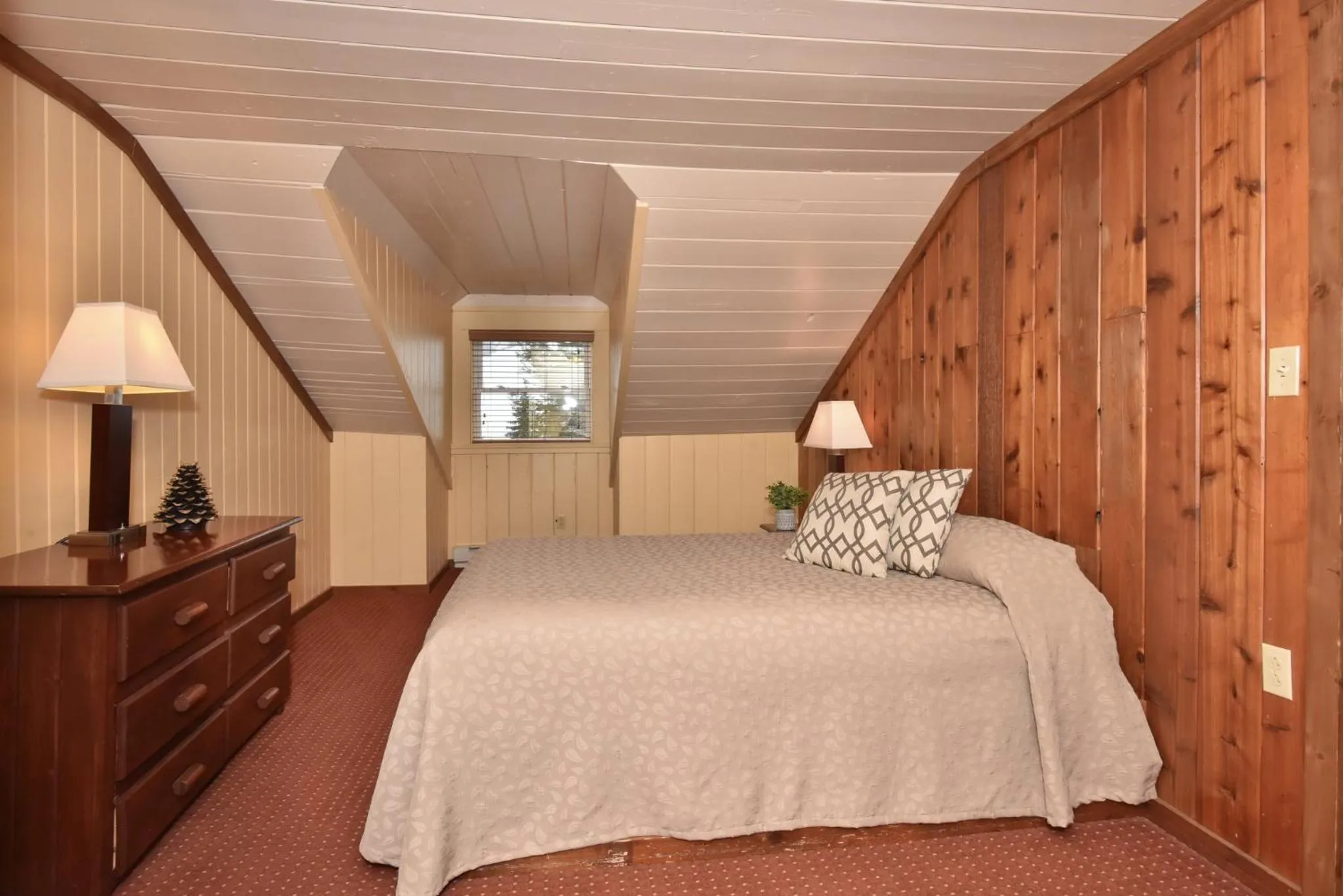 Photo of the whole room, Bed in Seven Springs Resort Properties by Vail Resorts