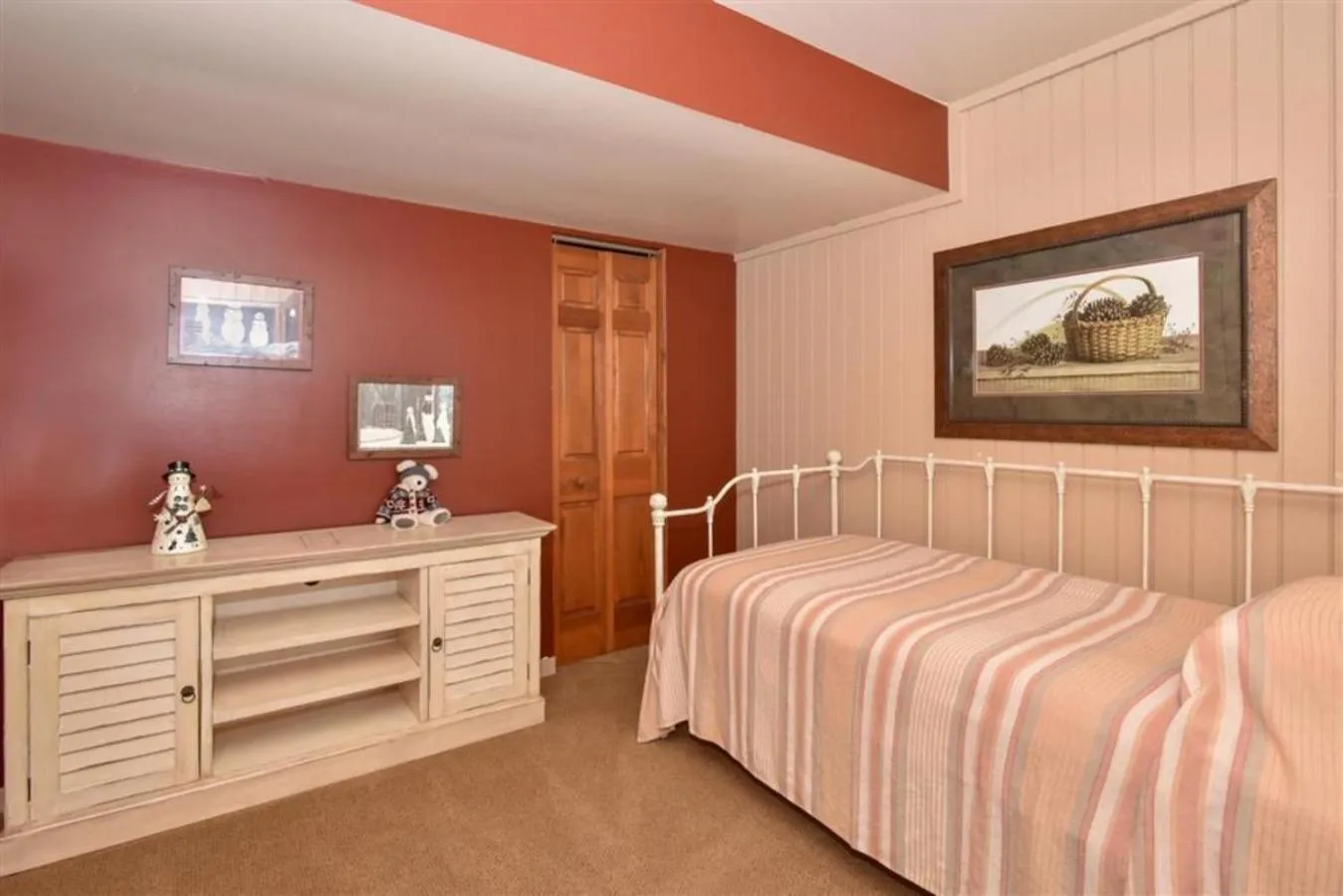 Bed in Seven Springs Resort Properties by Vail Resorts