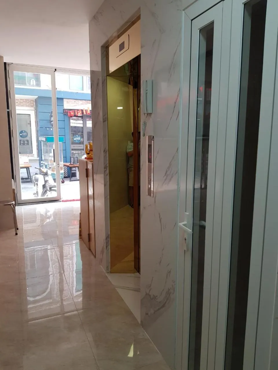 Property building in Hong Vinh Hotel