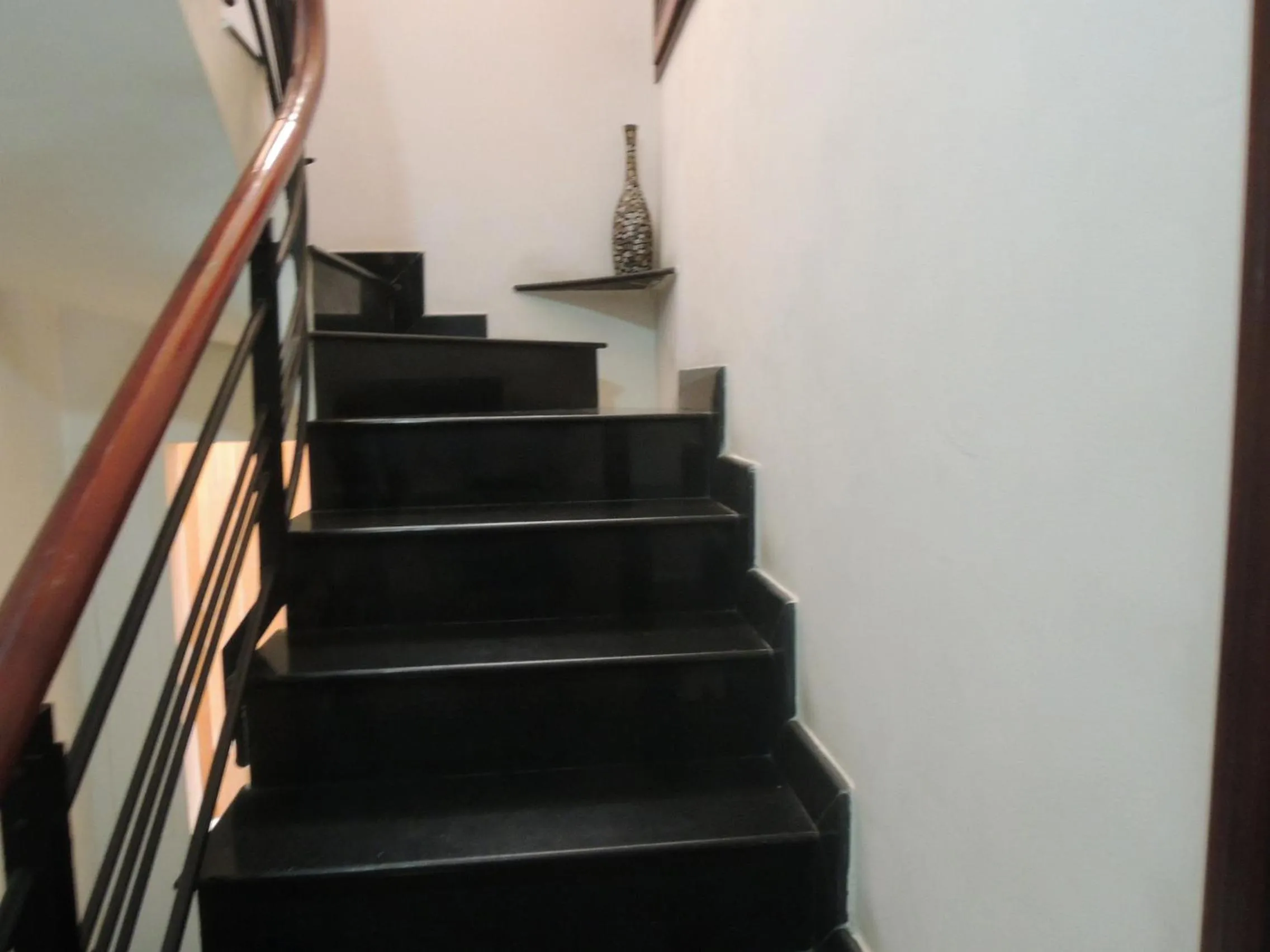 Decorative detail in Hong Vinh Hotel