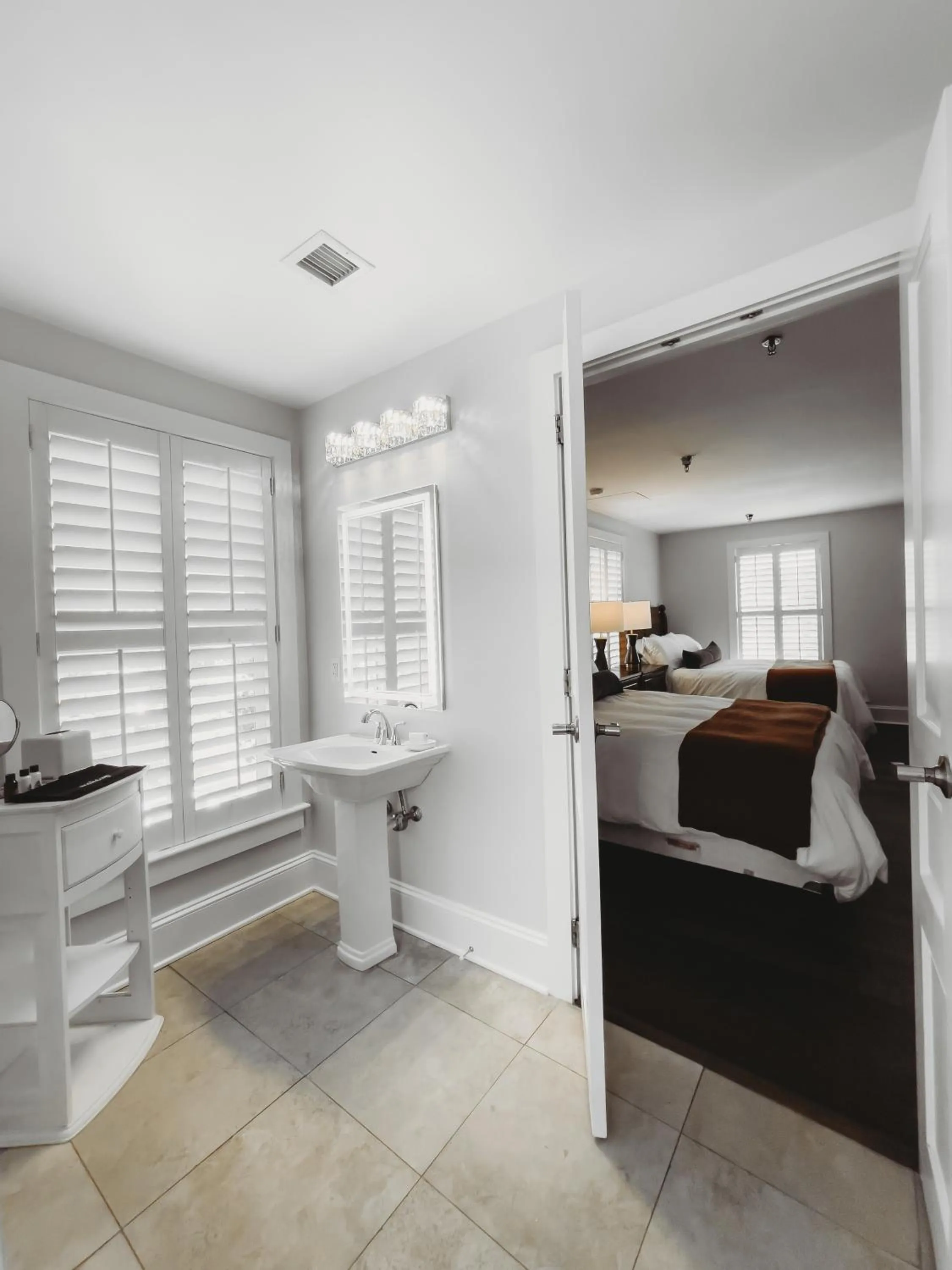 Bed in The Jefferson Inn