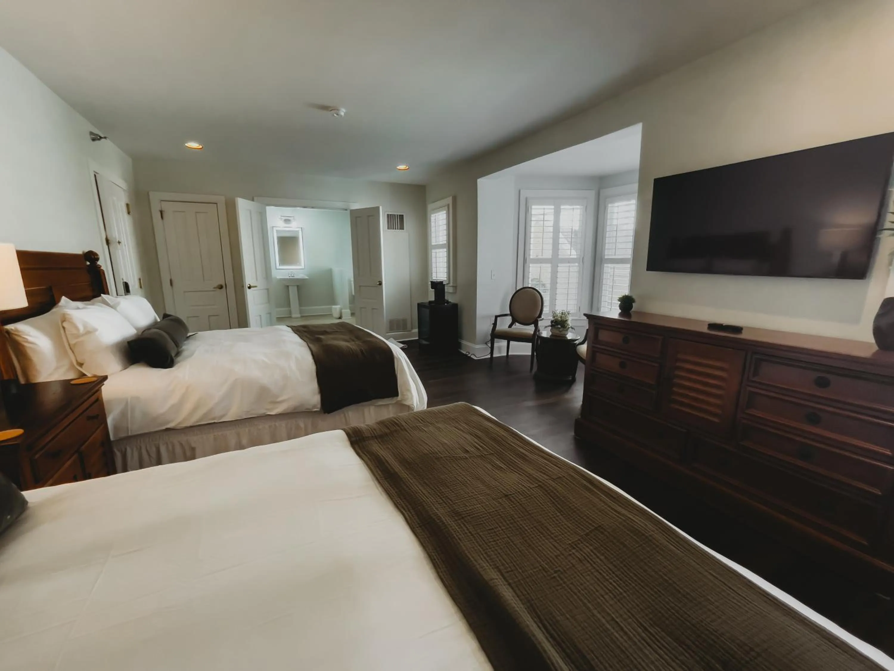 Bed in The Jefferson Inn