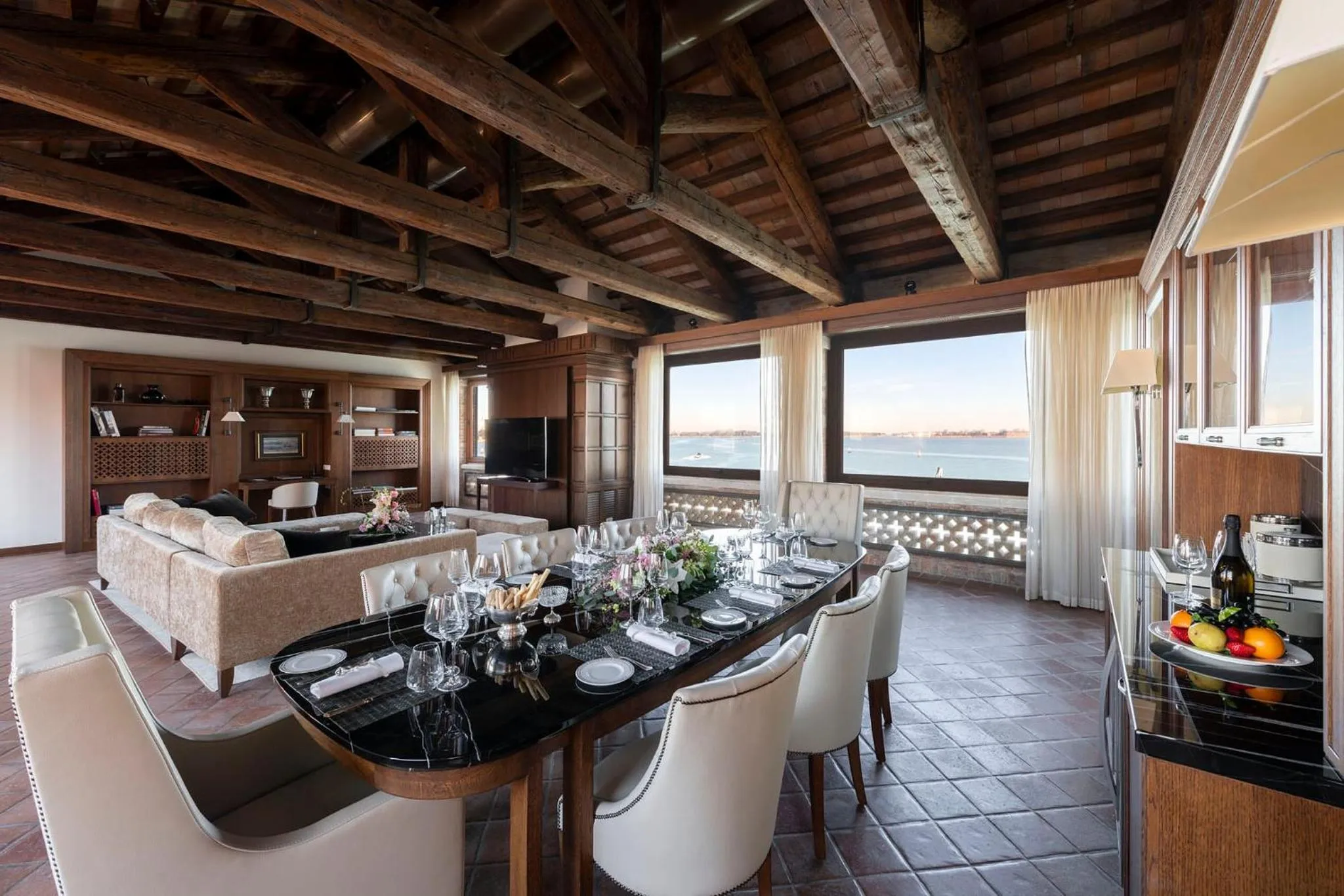 Photo of the whole room in San Clemente Palace Venice