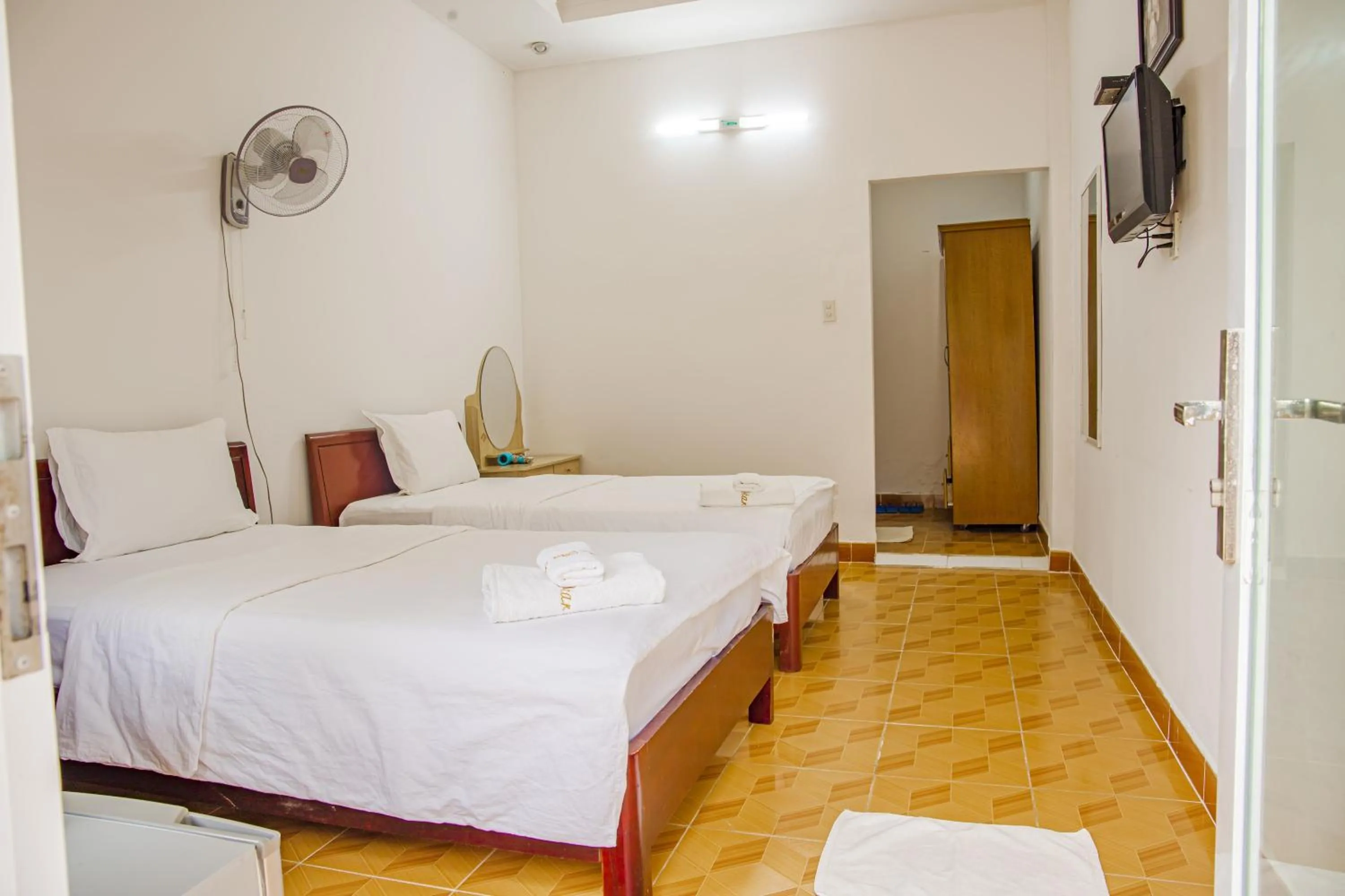 Photo of the whole room, Bed in Thiên Tân Hotel