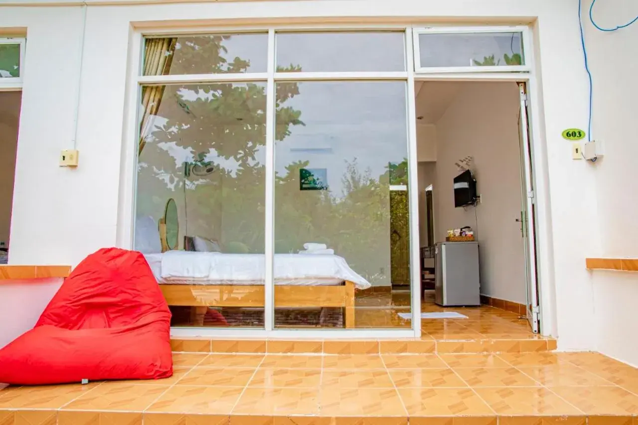 Superior Triple Room with Sea View in Thiên Tân Hotel Superior Triple Room with Sea View in Thiên Tân Hotel