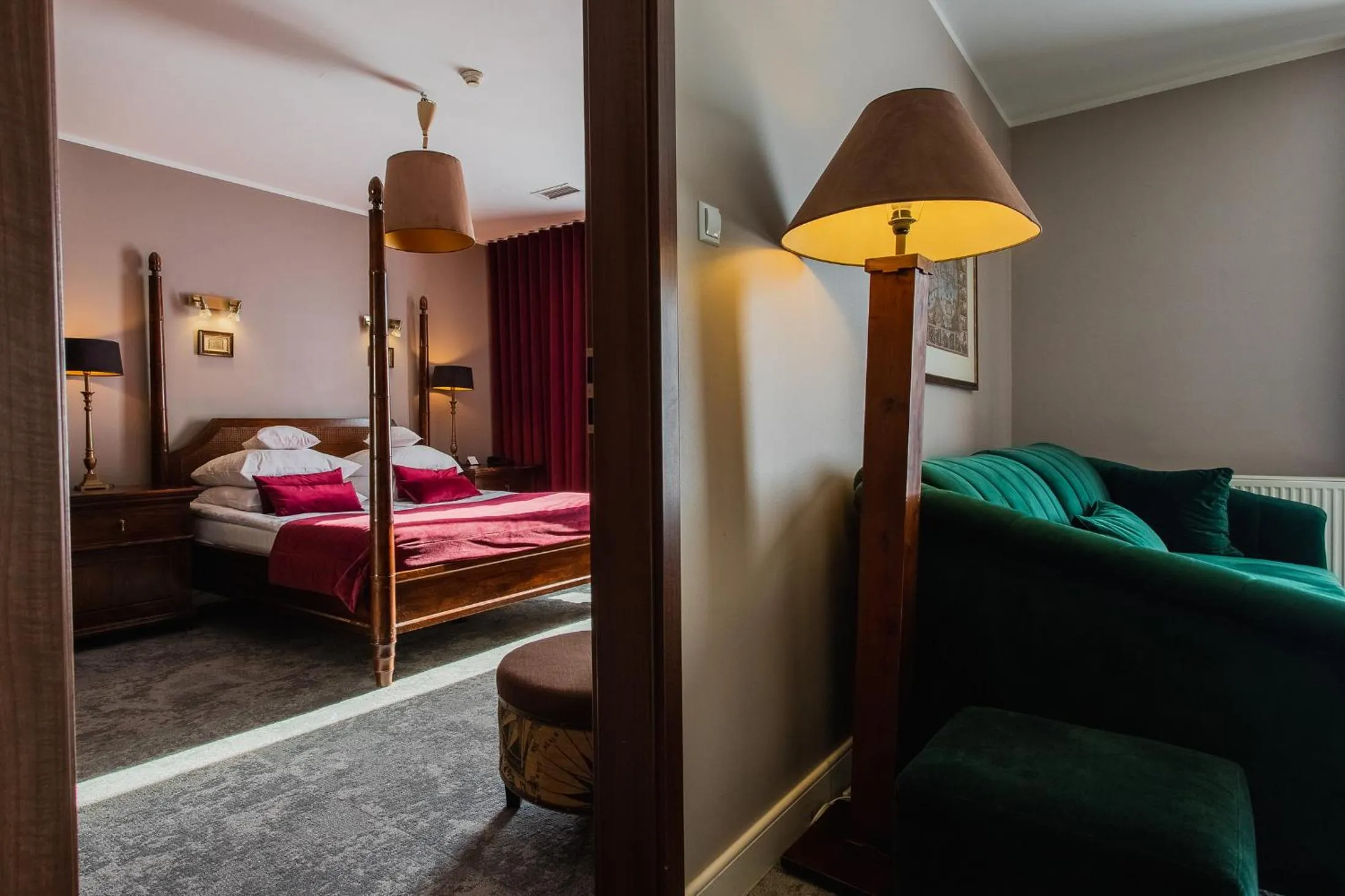 Living room, Bed in Hotel Szara Willa