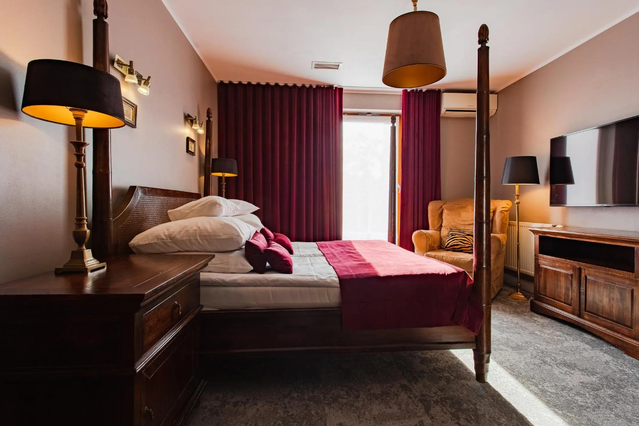 Bed in Hotel Szara Willa