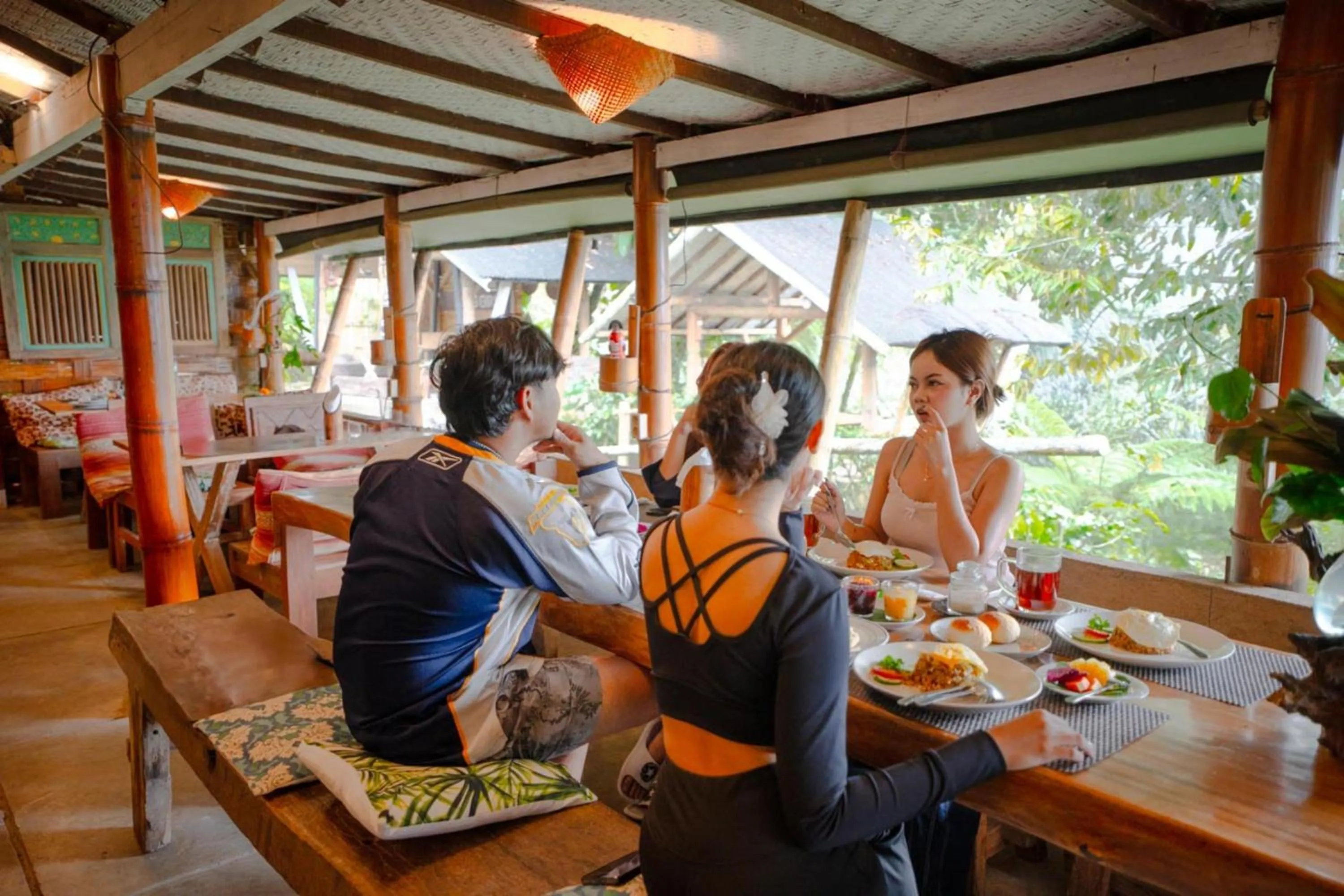 Restaurant/places to eat in Sang Giri Mountain Tent Resort