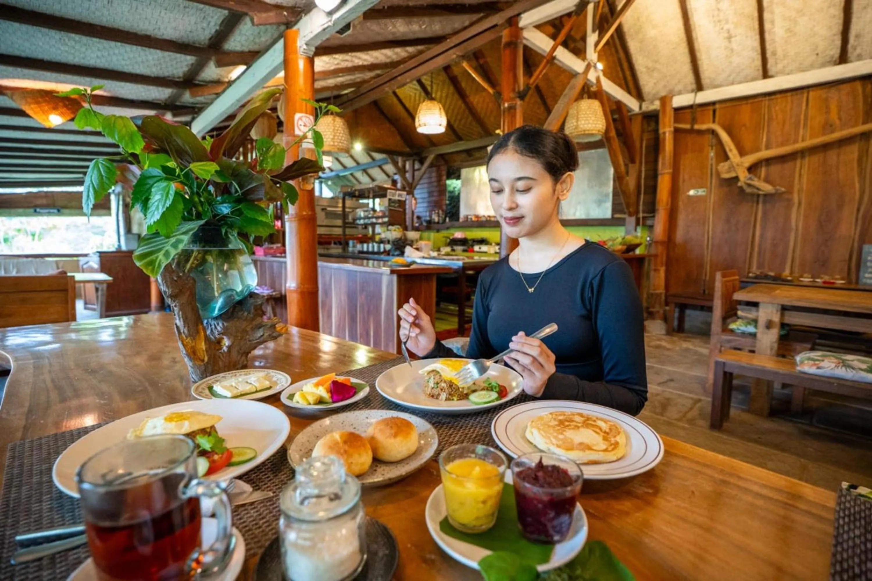 Restaurant/places to eat in Sang Giri Mountain Tent Resort