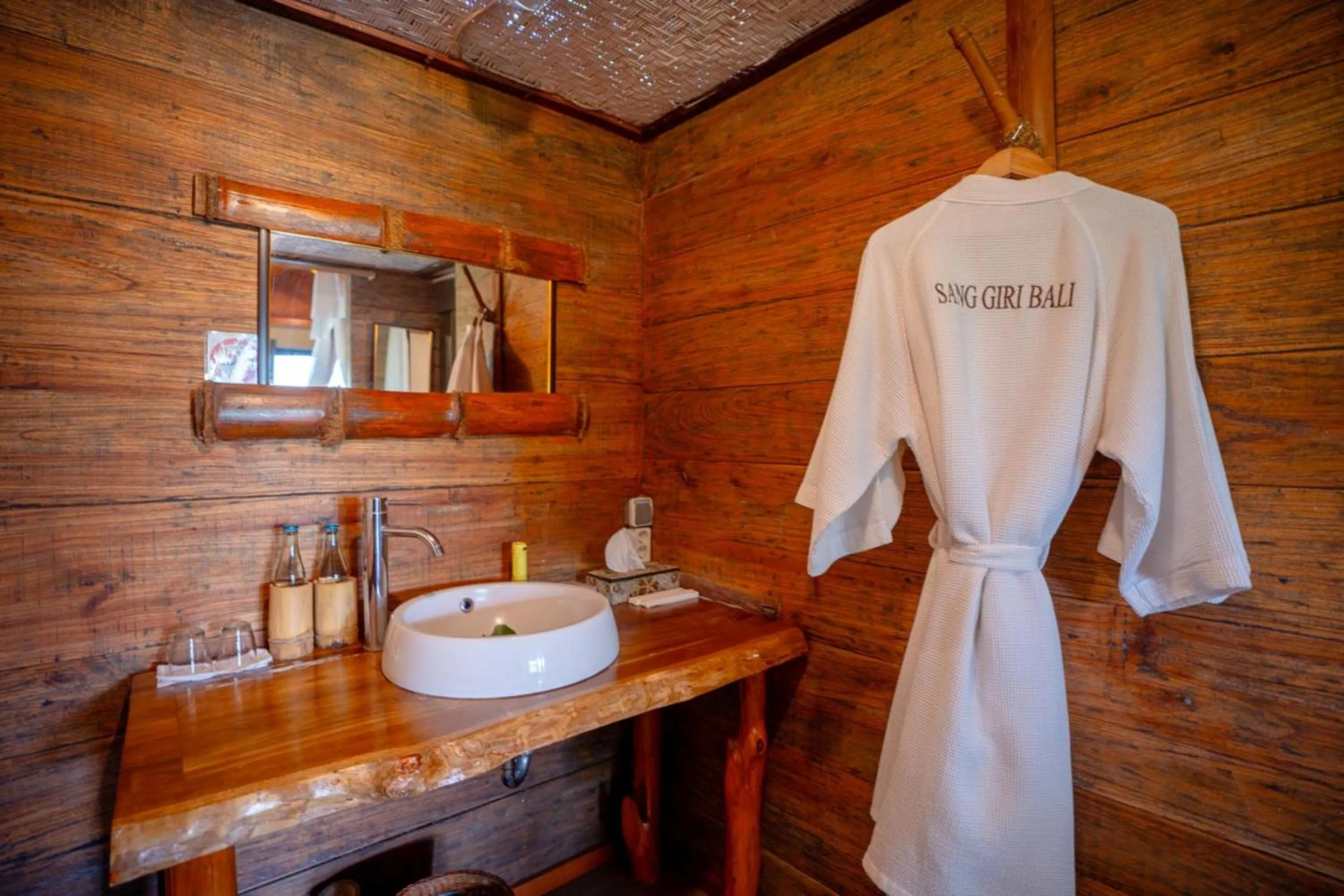 Bathroom in Sang Giri Mountain Tent Resort