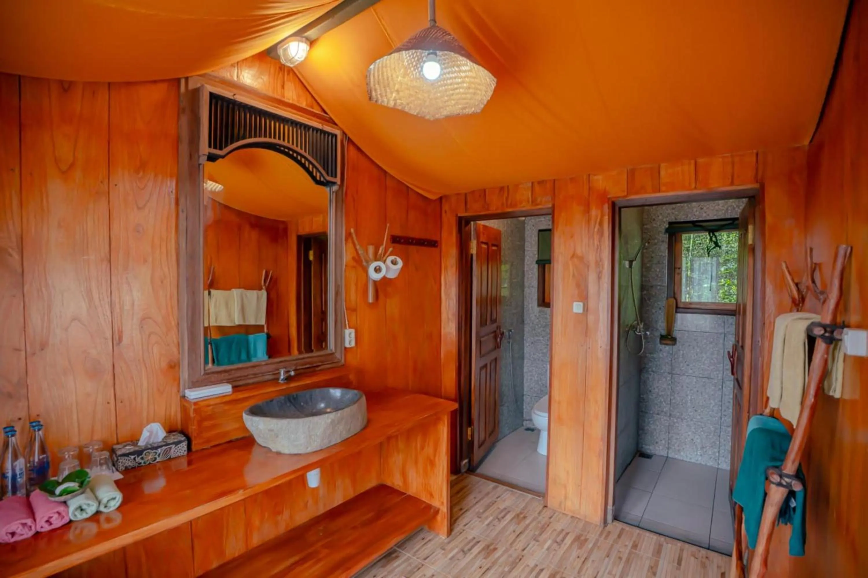 Bathroom in Sang Giri Mountain Tent Resort