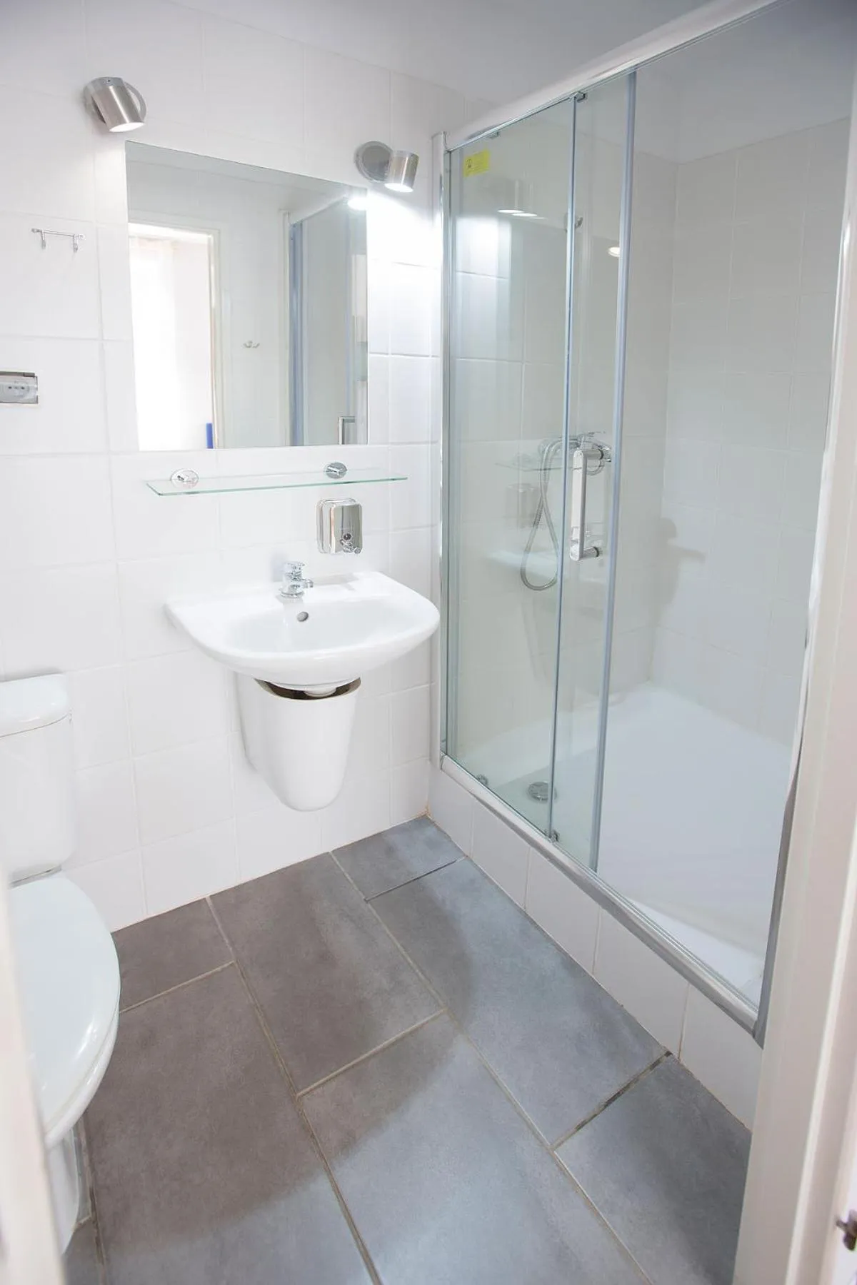 Shower in Willa Alfa