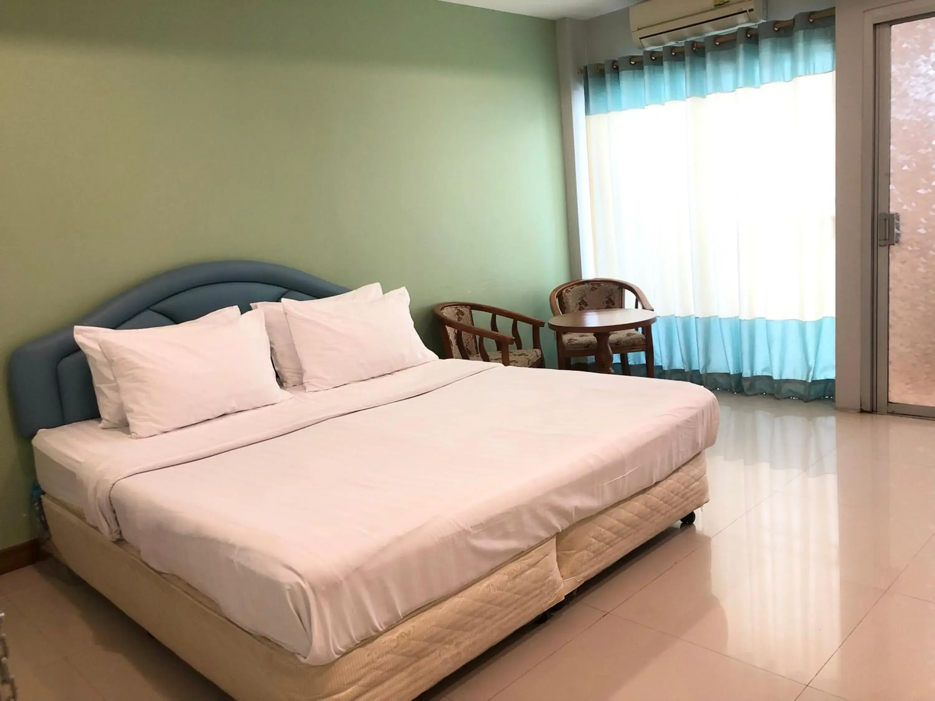 Standard King Room in Wanpen Place Standard King Room in Wanpen Place