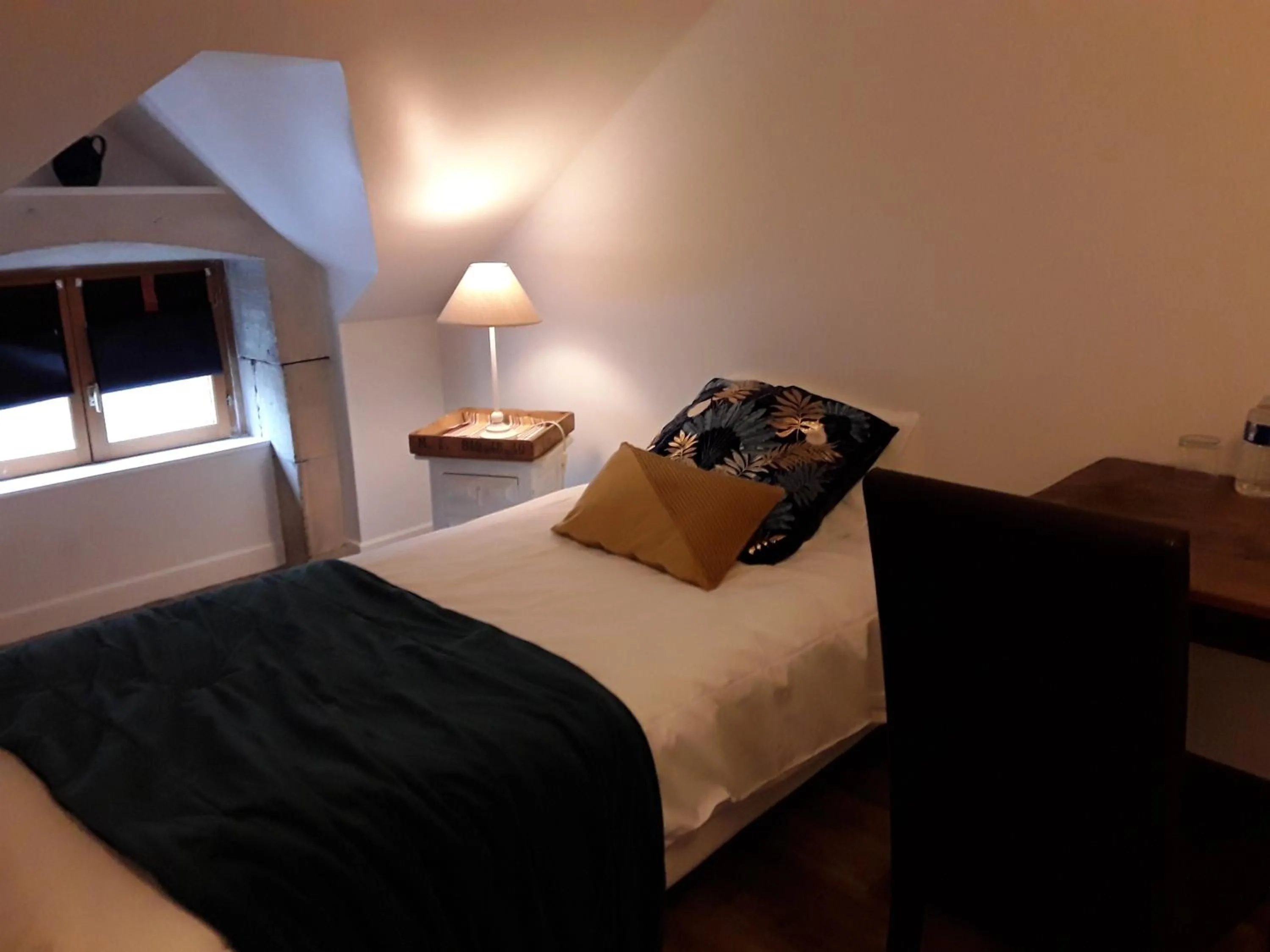 Bed in La Pomme d'Or