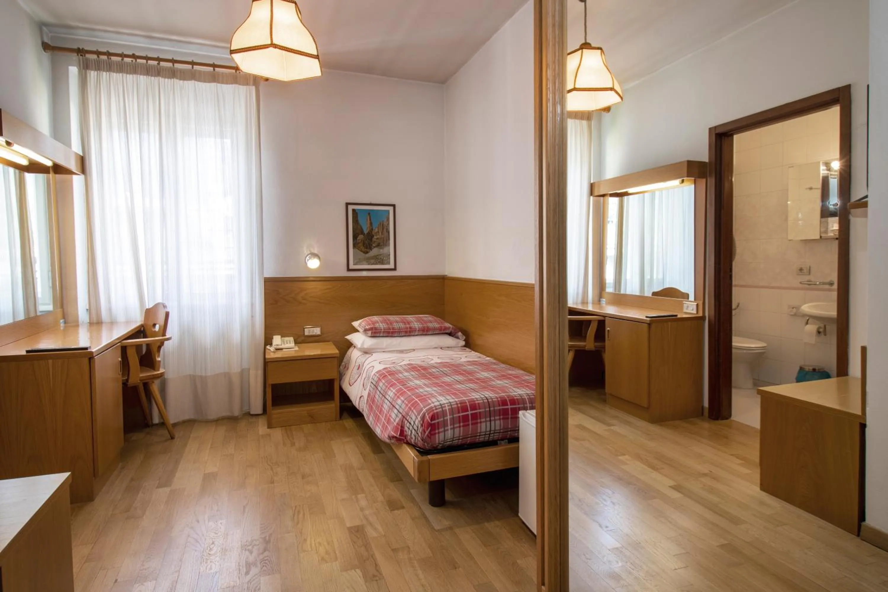 Bedroom, Bed in Hotel Pinzolo-Dolomiti