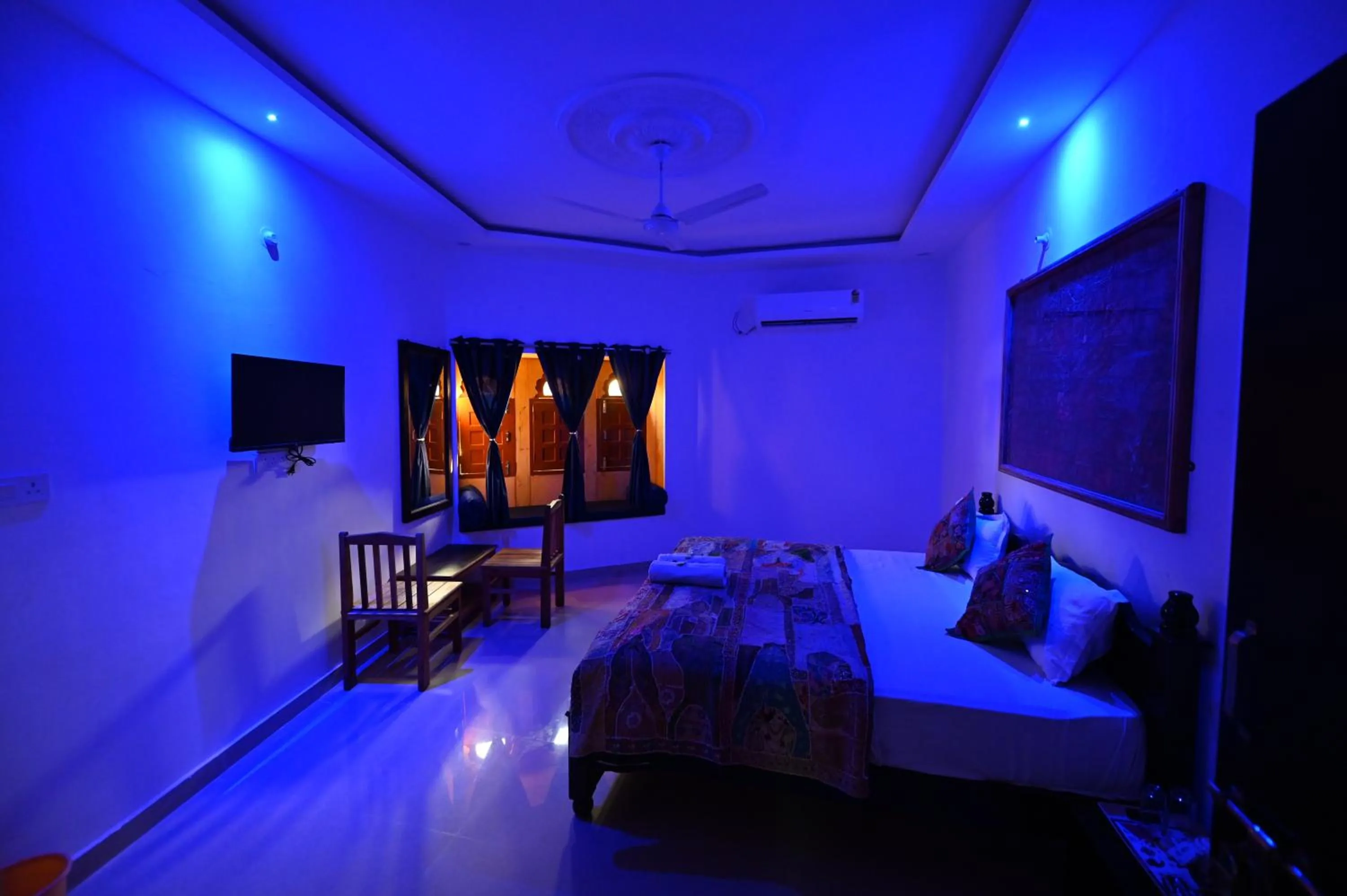 TV and multimedia, Bed in kings villa Jaisalmer