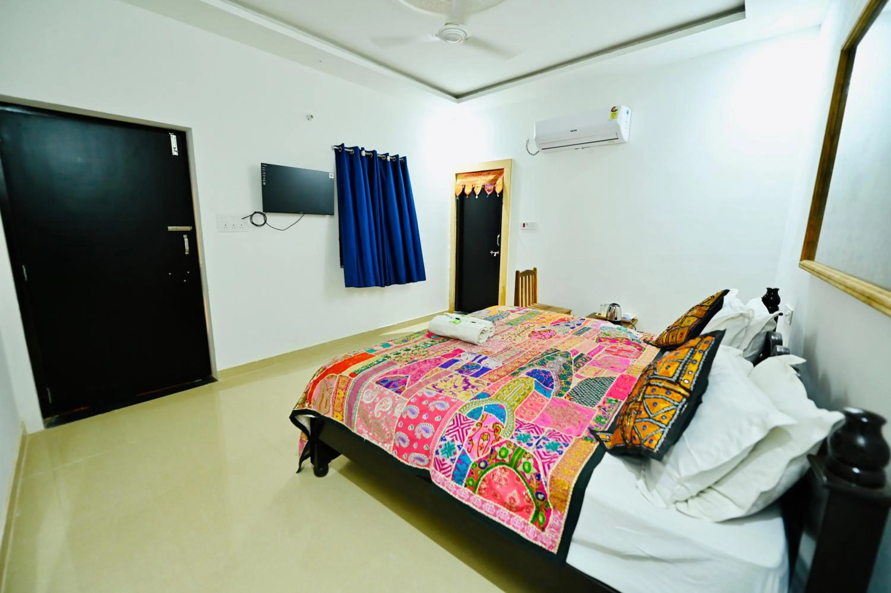 Bedroom, Bed in kings villa Jaisalmer