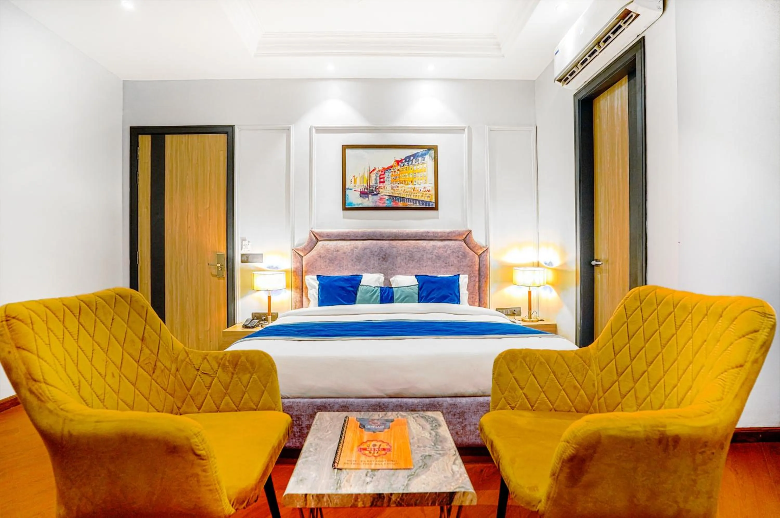Living room, Bed in Hotel Grand Cabbana By Levelup Hotels