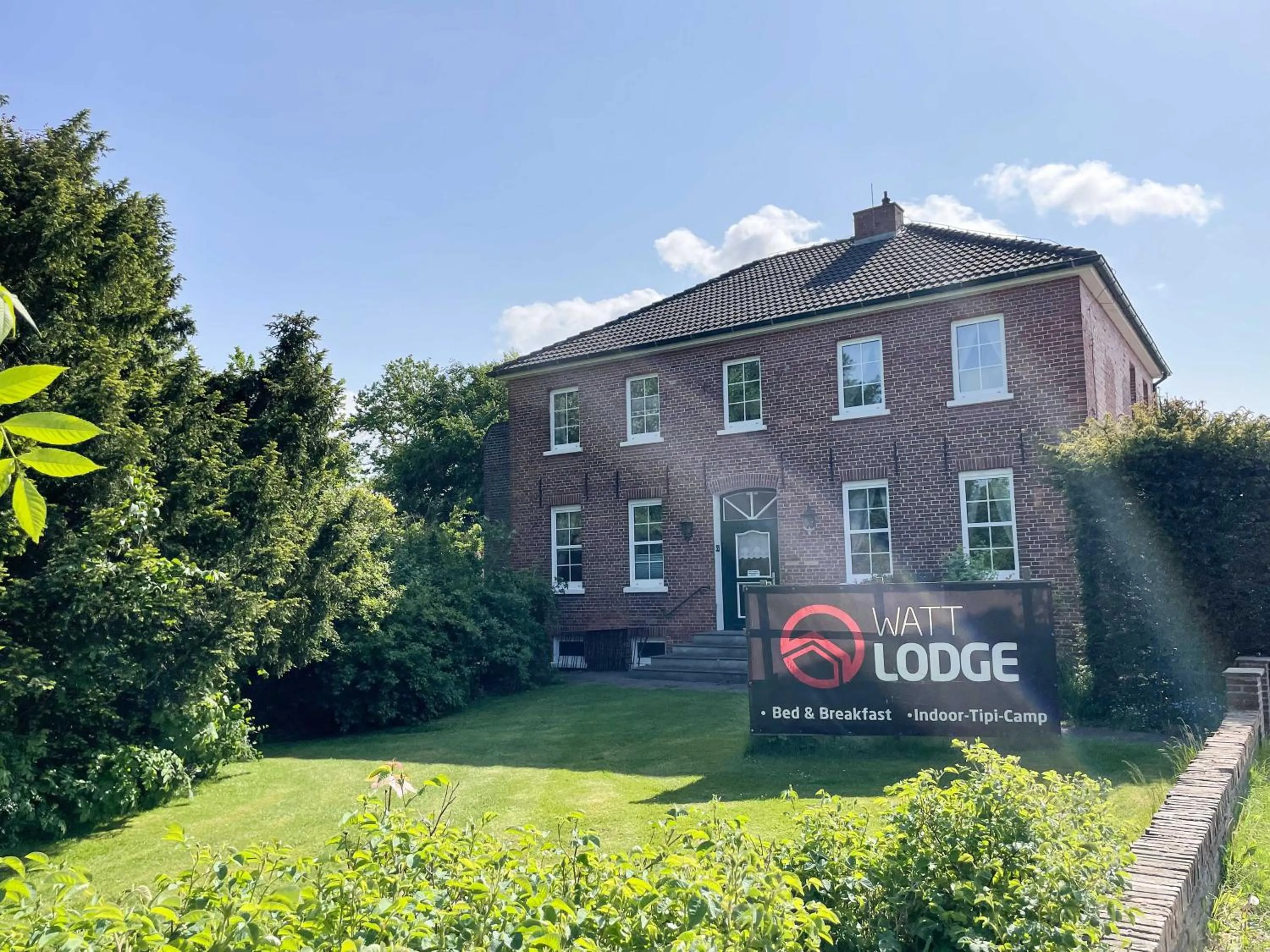 Property building in Wattlodge