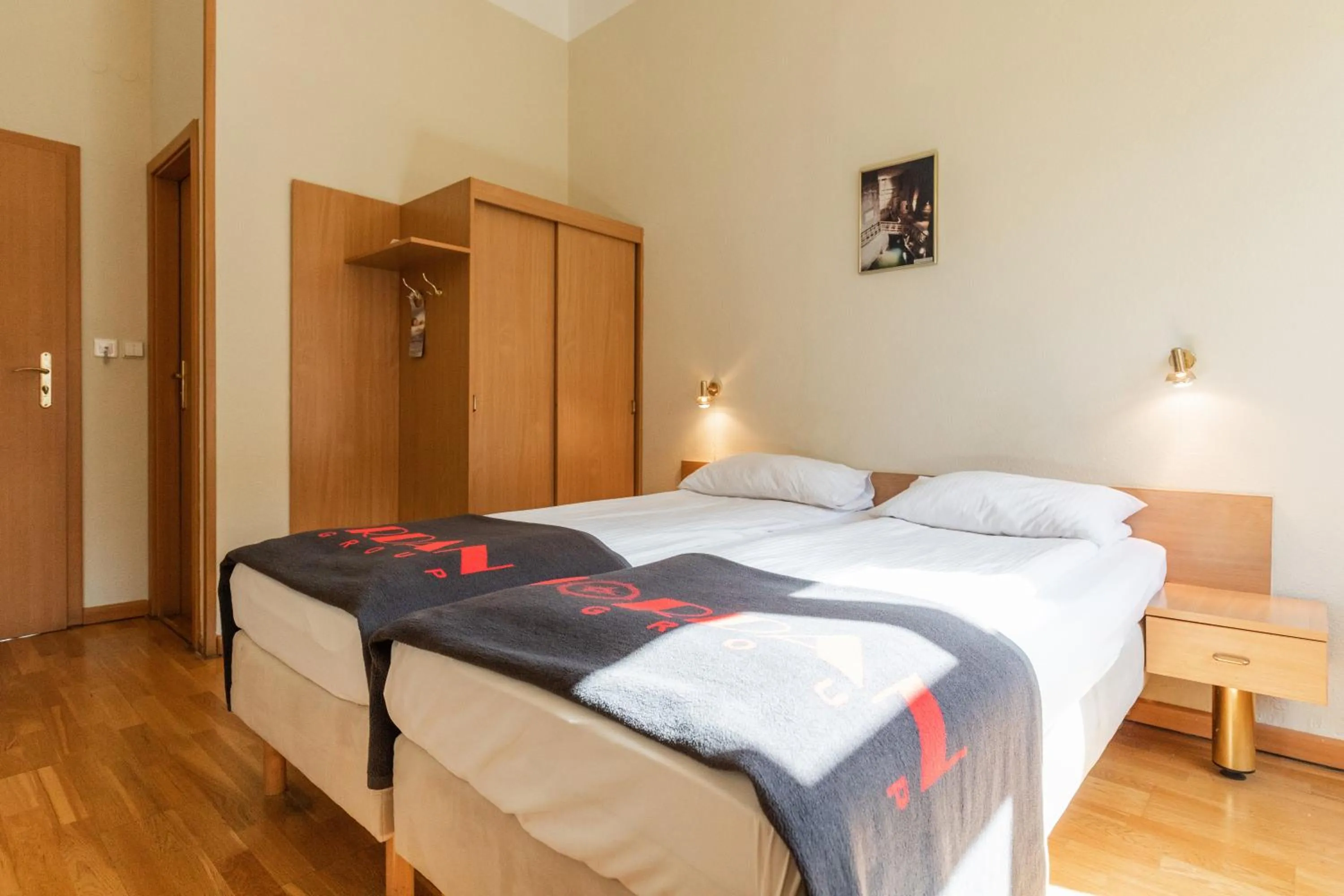 Photo of the whole room, Bed in Jordan Pokoje Gościnne