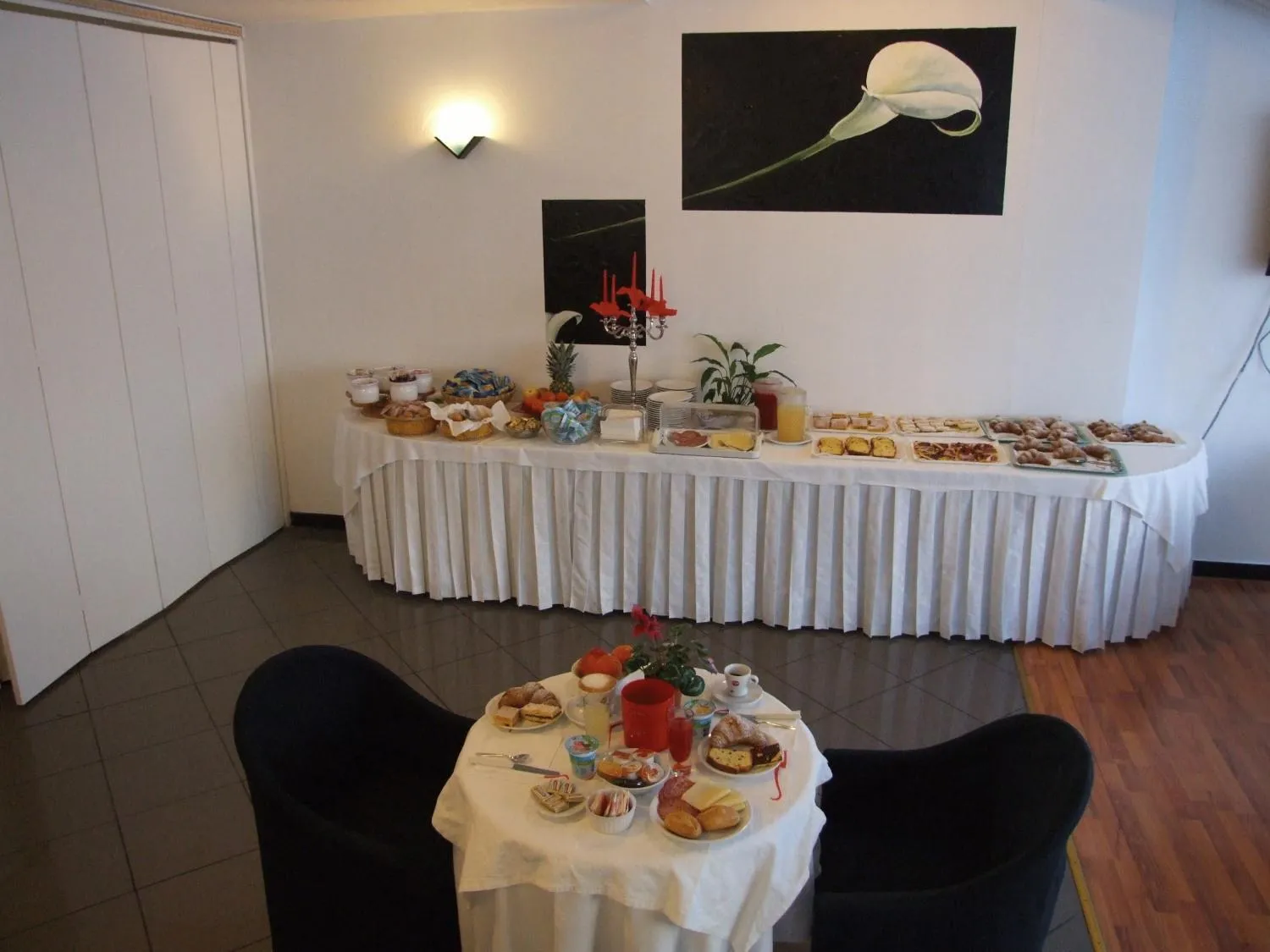 Restaurant/places to eat in Hotel Mediterraneo