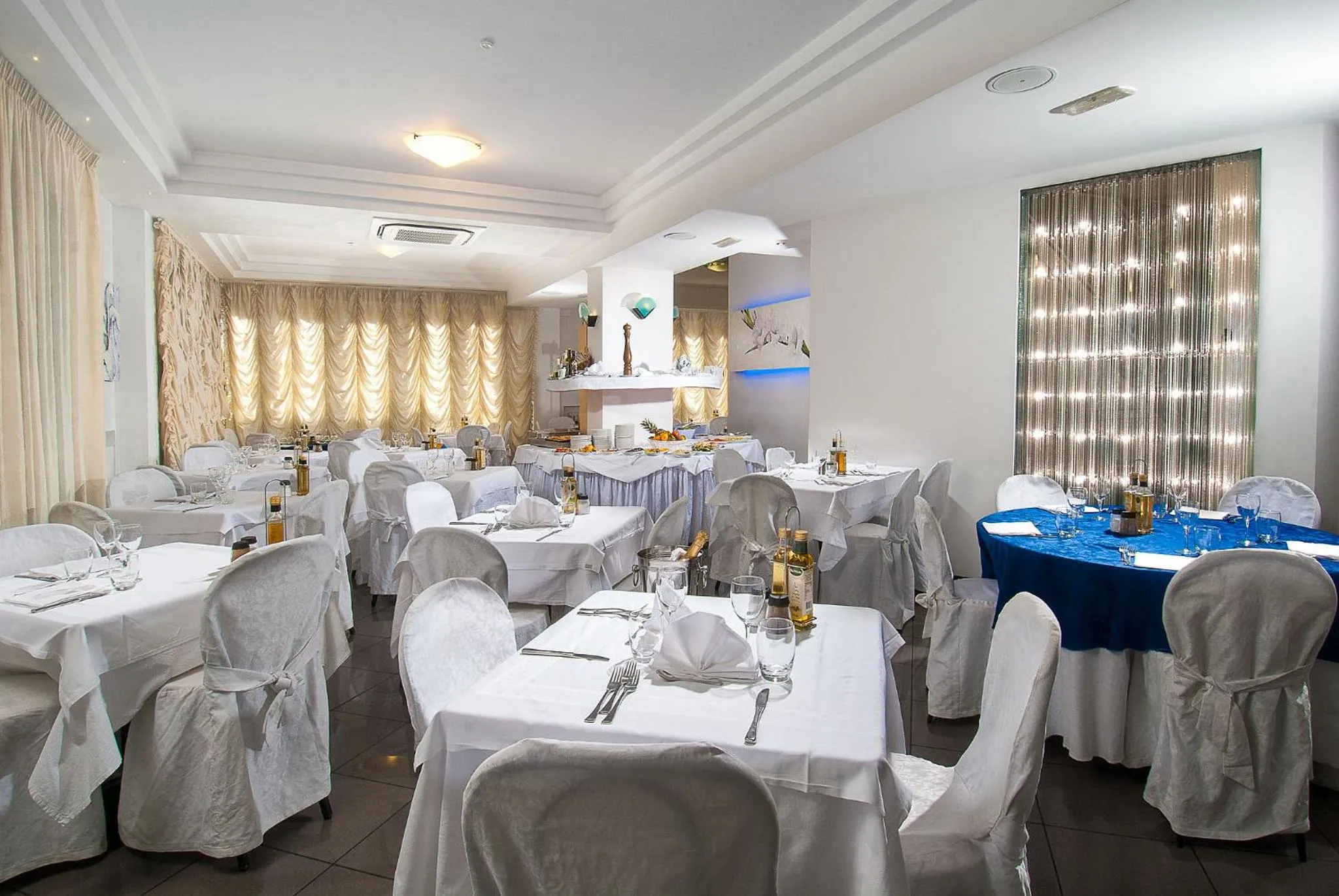 Restaurant/places to eat in Hotel Mediterraneo