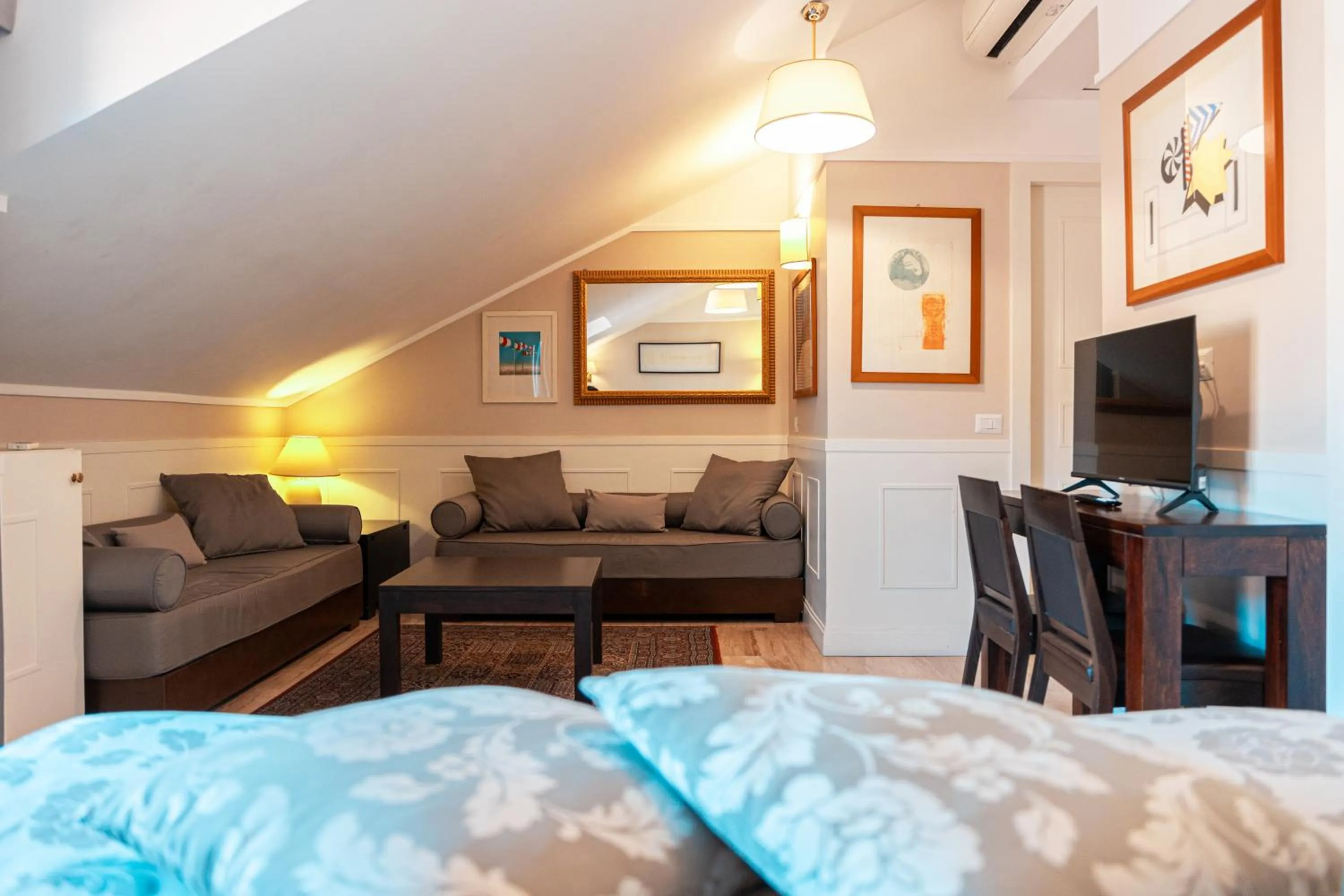 Bed in Hotel Modigliani