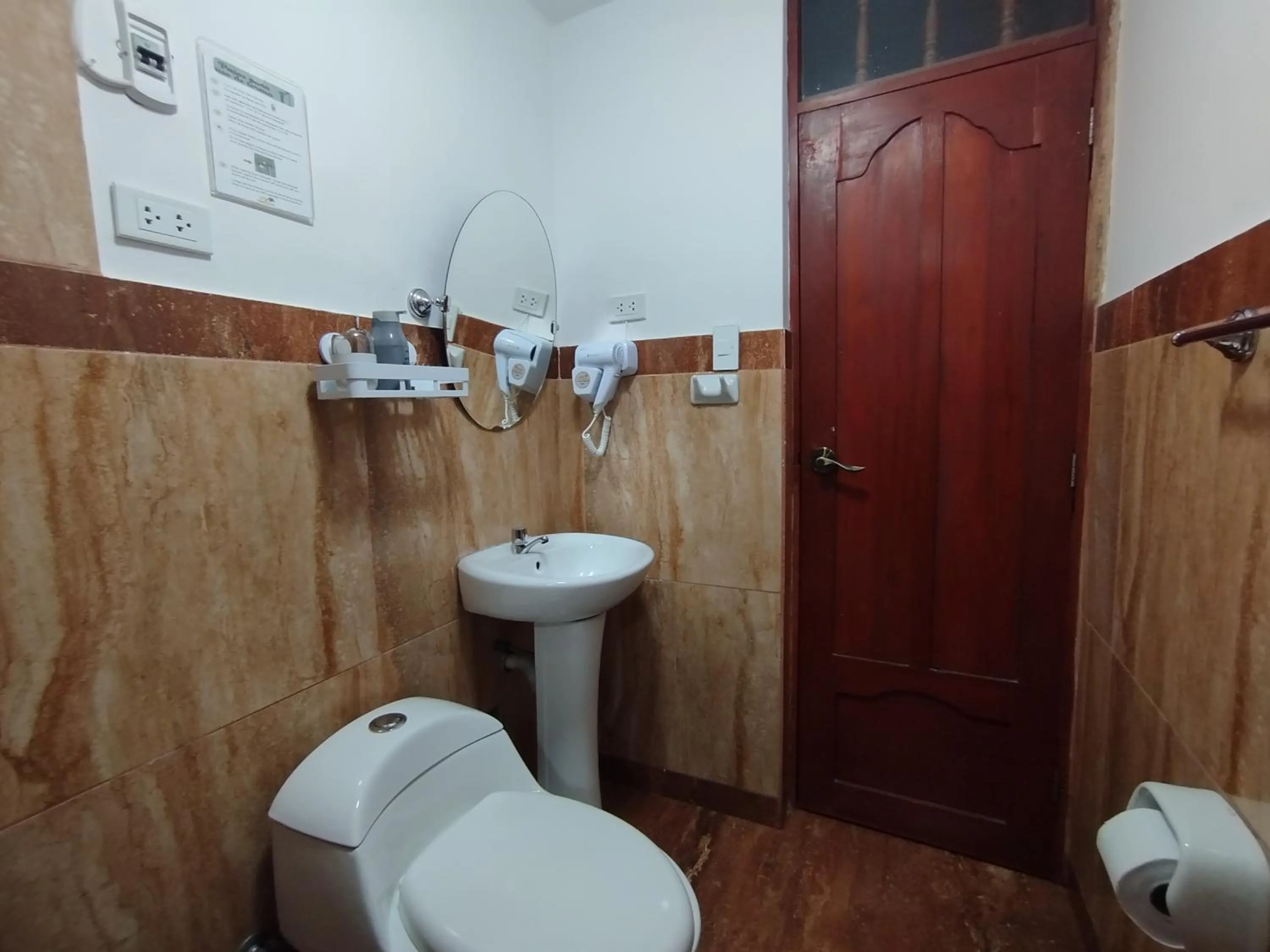 Bathroom in Apartamentos "APPART D'ELIETTE"