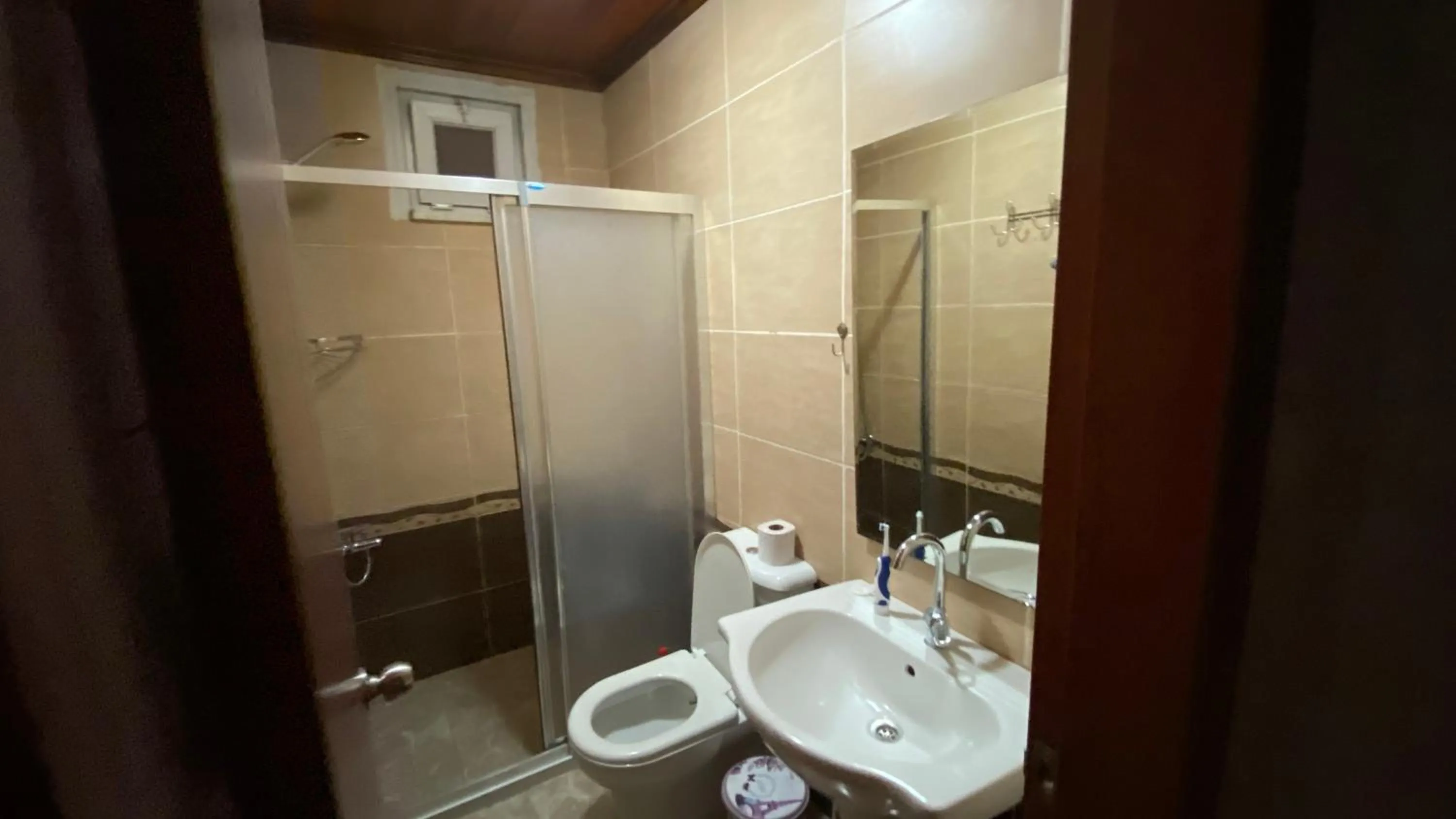 Shower in Herton Boutique Hotel