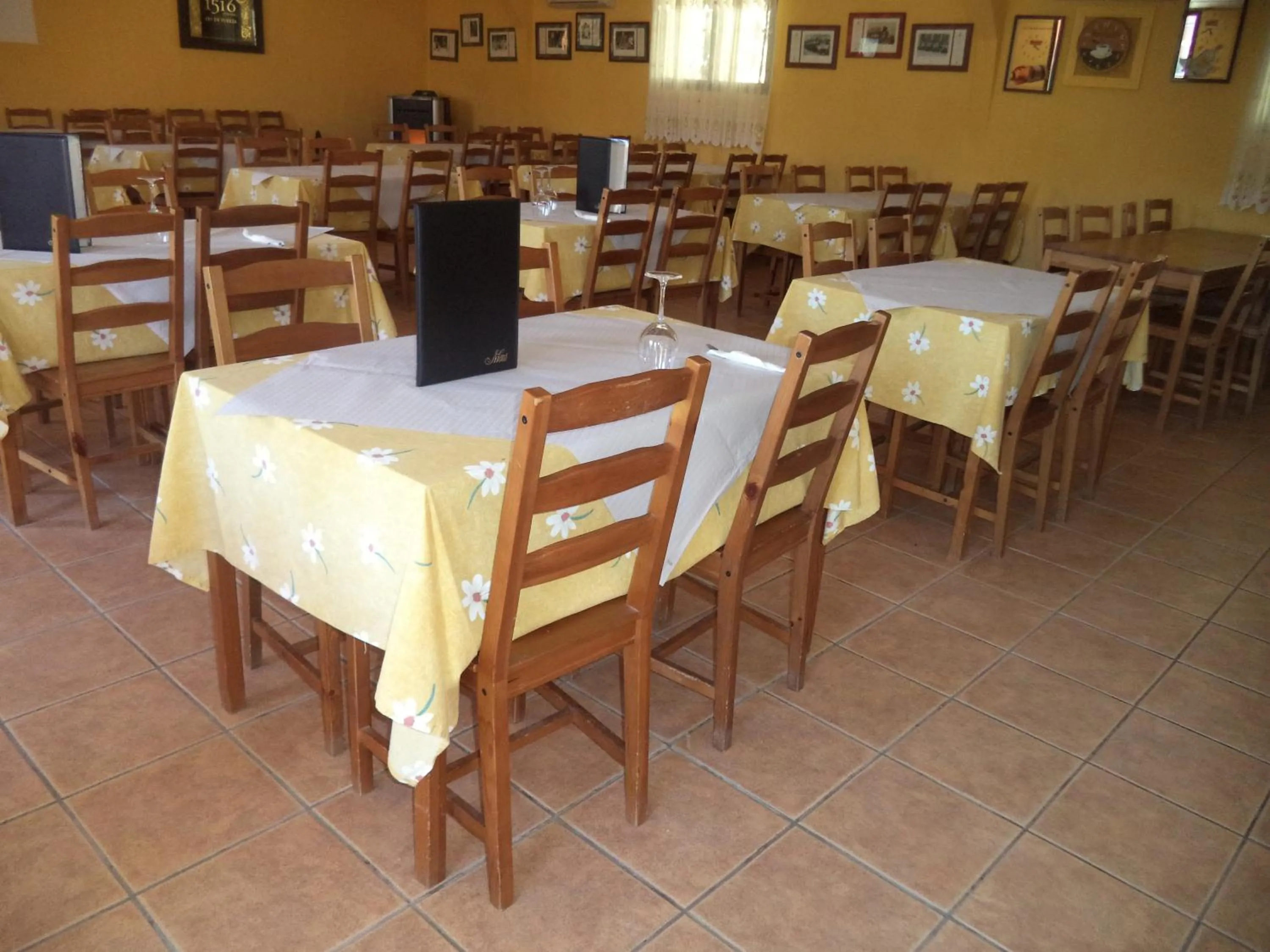 Restaurant/places to eat in Albergue de Peregrinos A Santiago