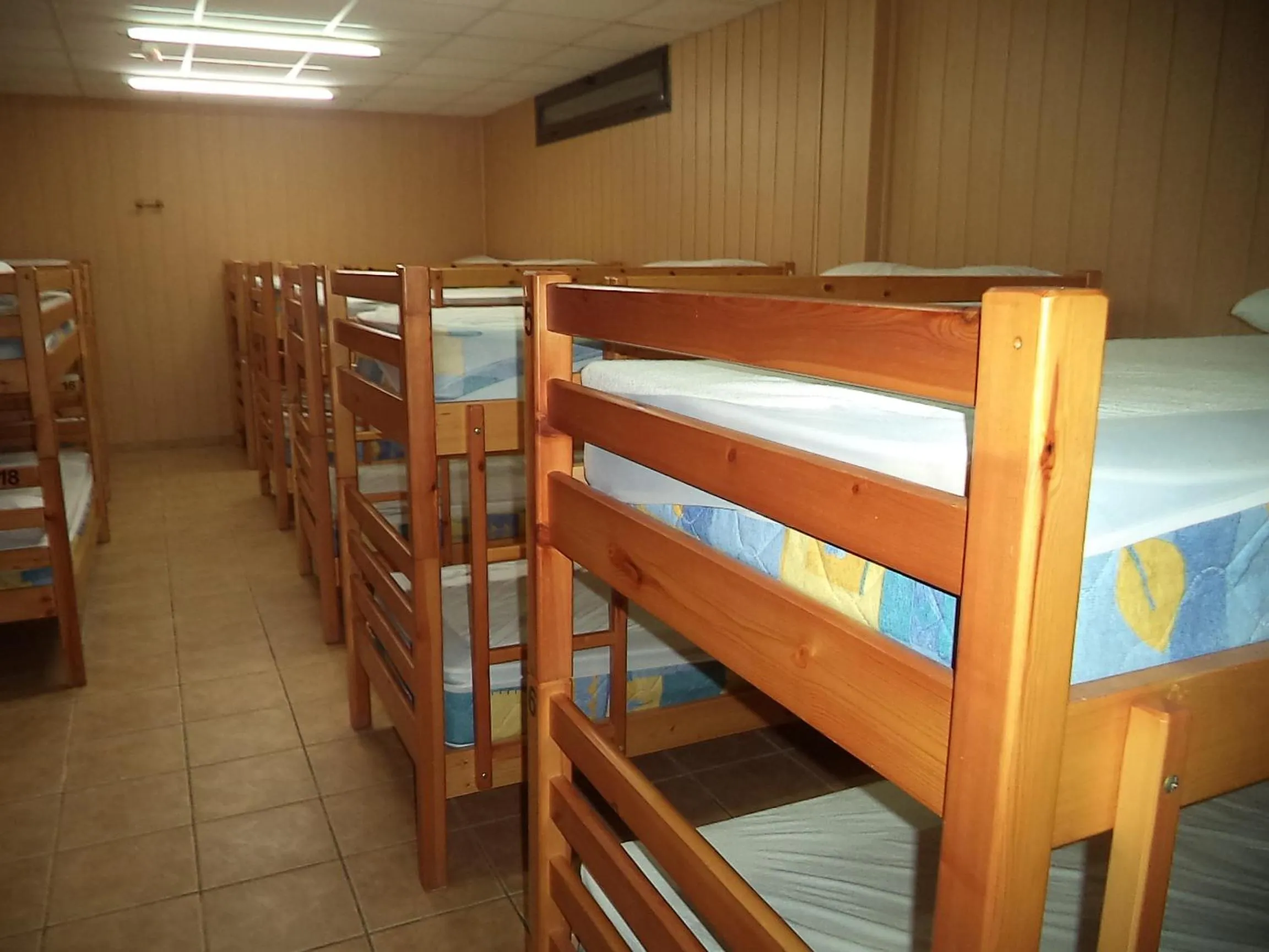 Bed in Albergue de Peregrinos A Santiago