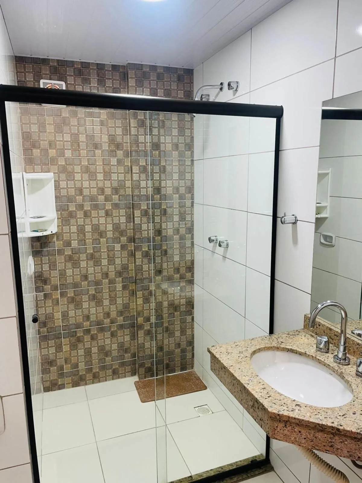 Bathroom in Hotel Garnier