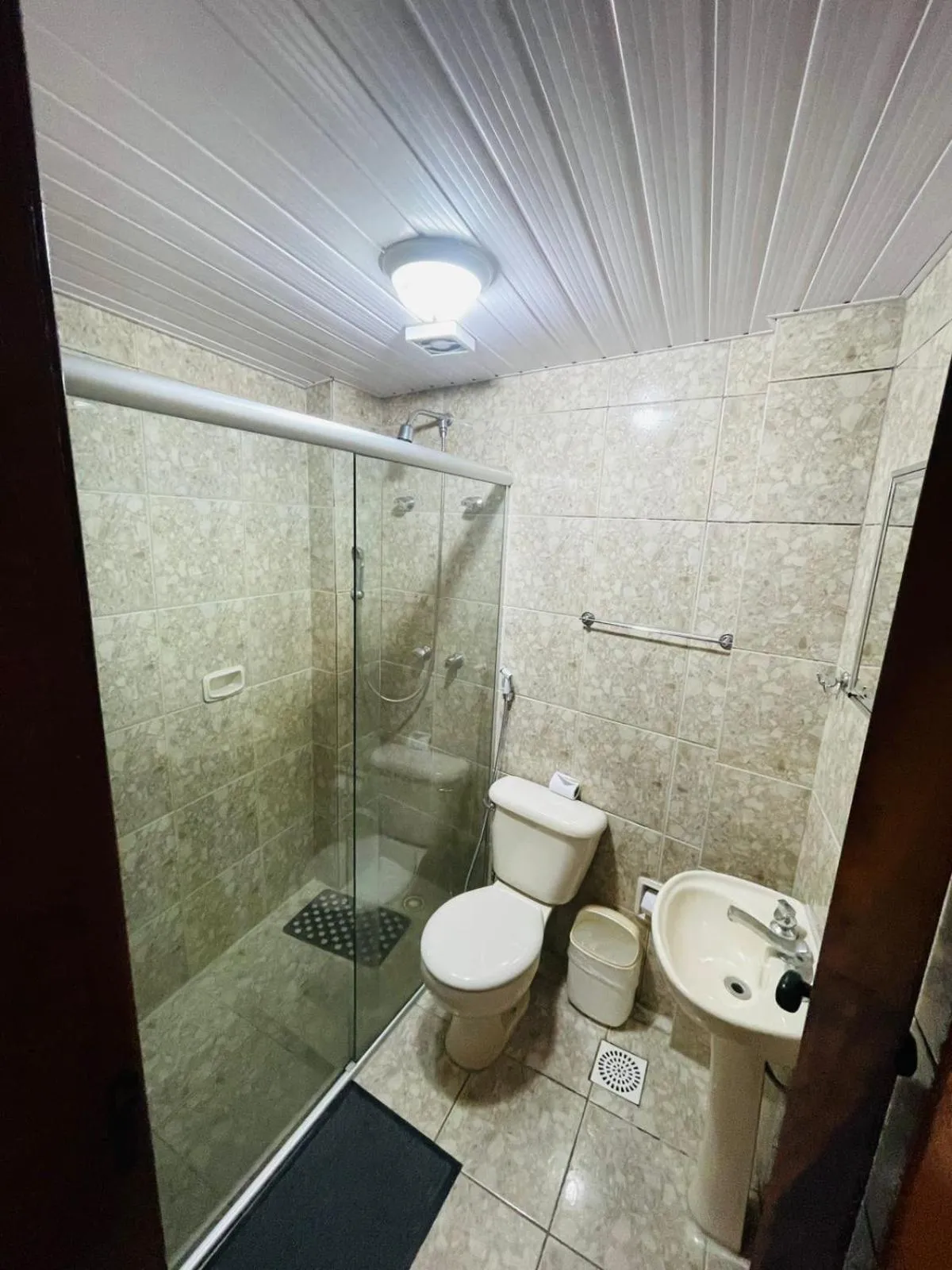 Bathroom in Hotel Garnier