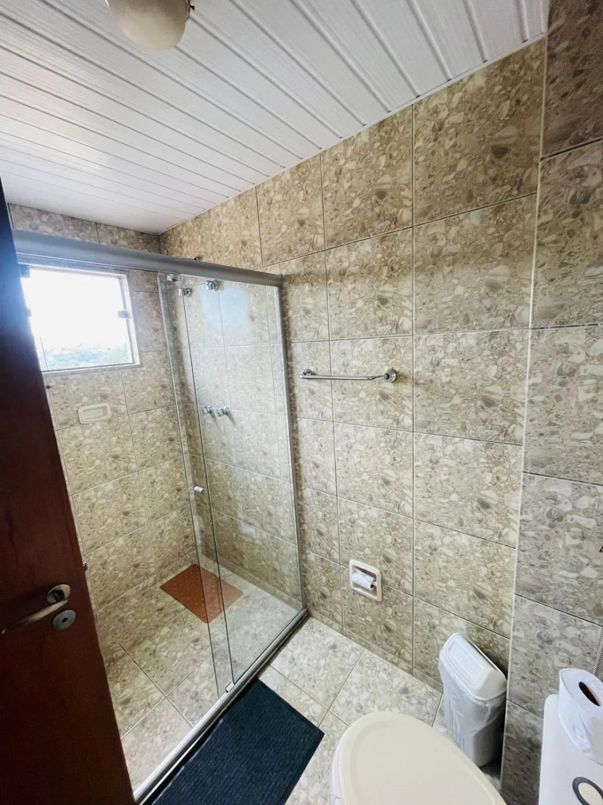 Shower in Hotel Garnier