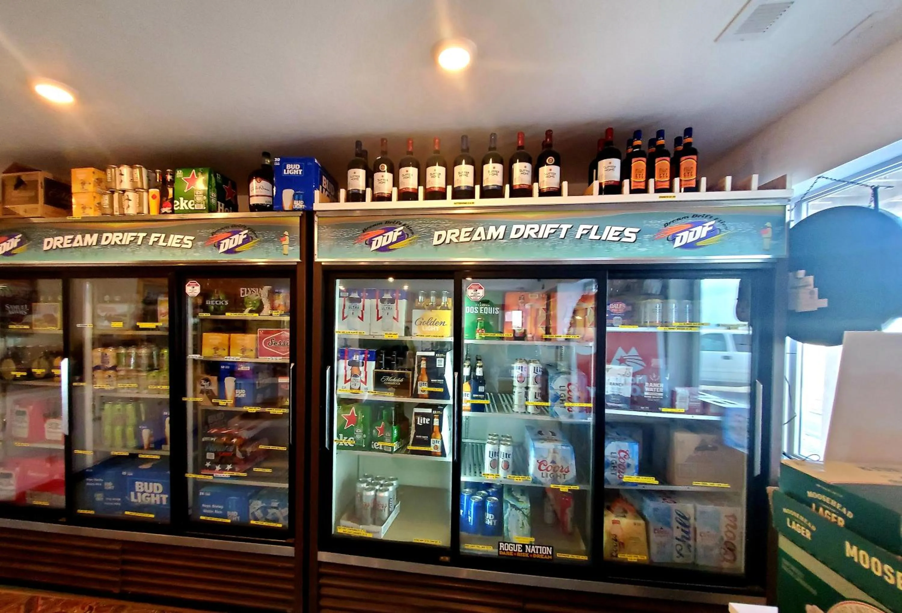 Shopping Area in Dream Drift Motel