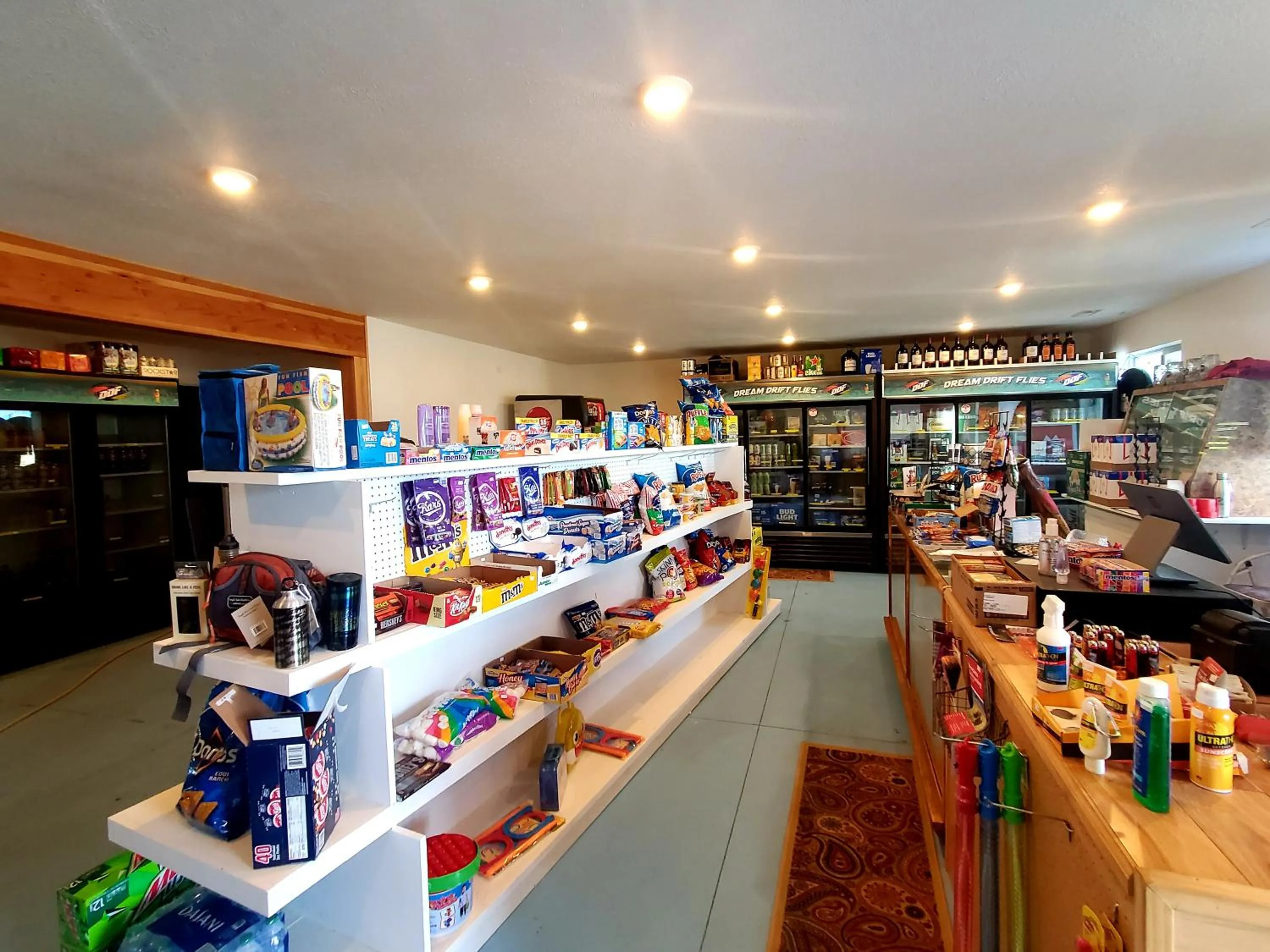 Shopping Area in Dream Drift Motel