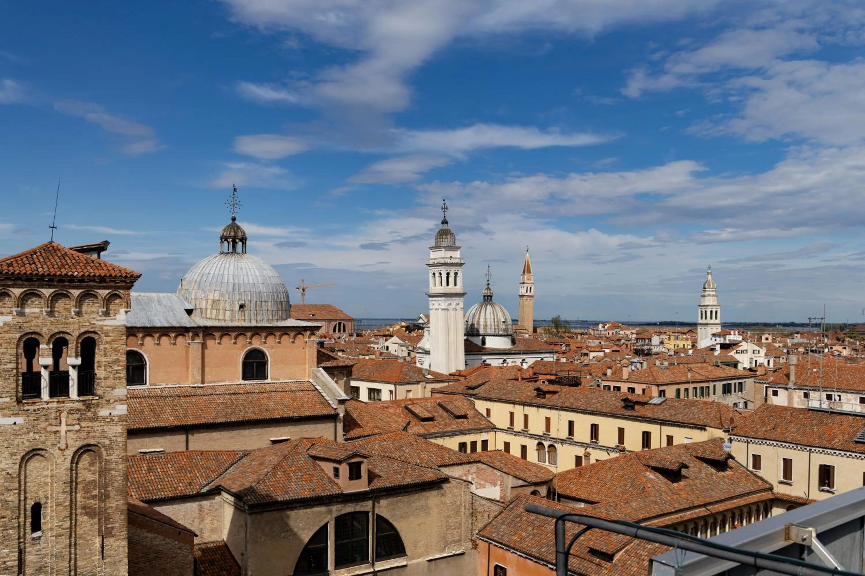 City view in Londra Palace Venezia