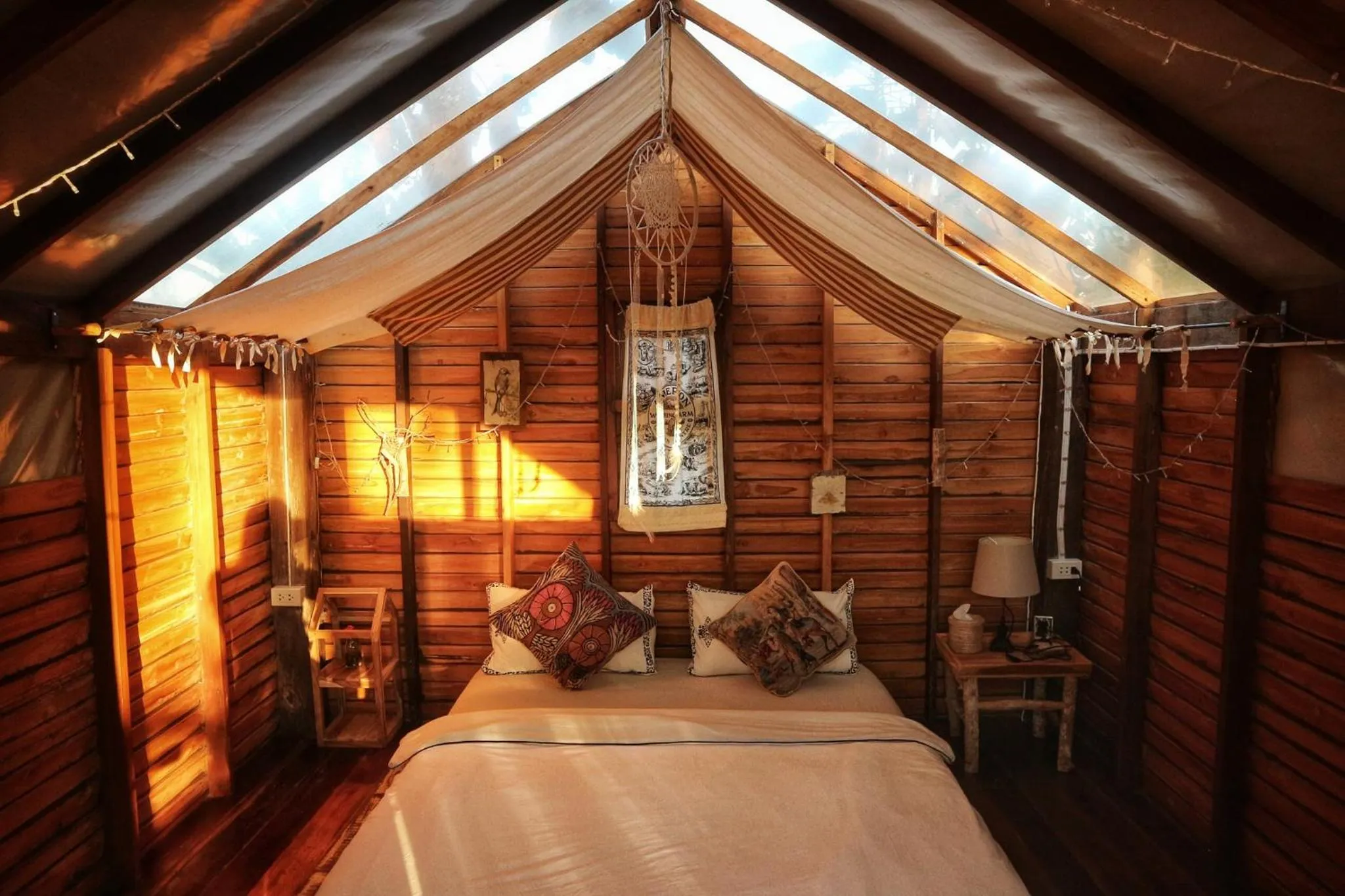 Property building, Bed in THE RIVER RUNS CHIANG KLANG