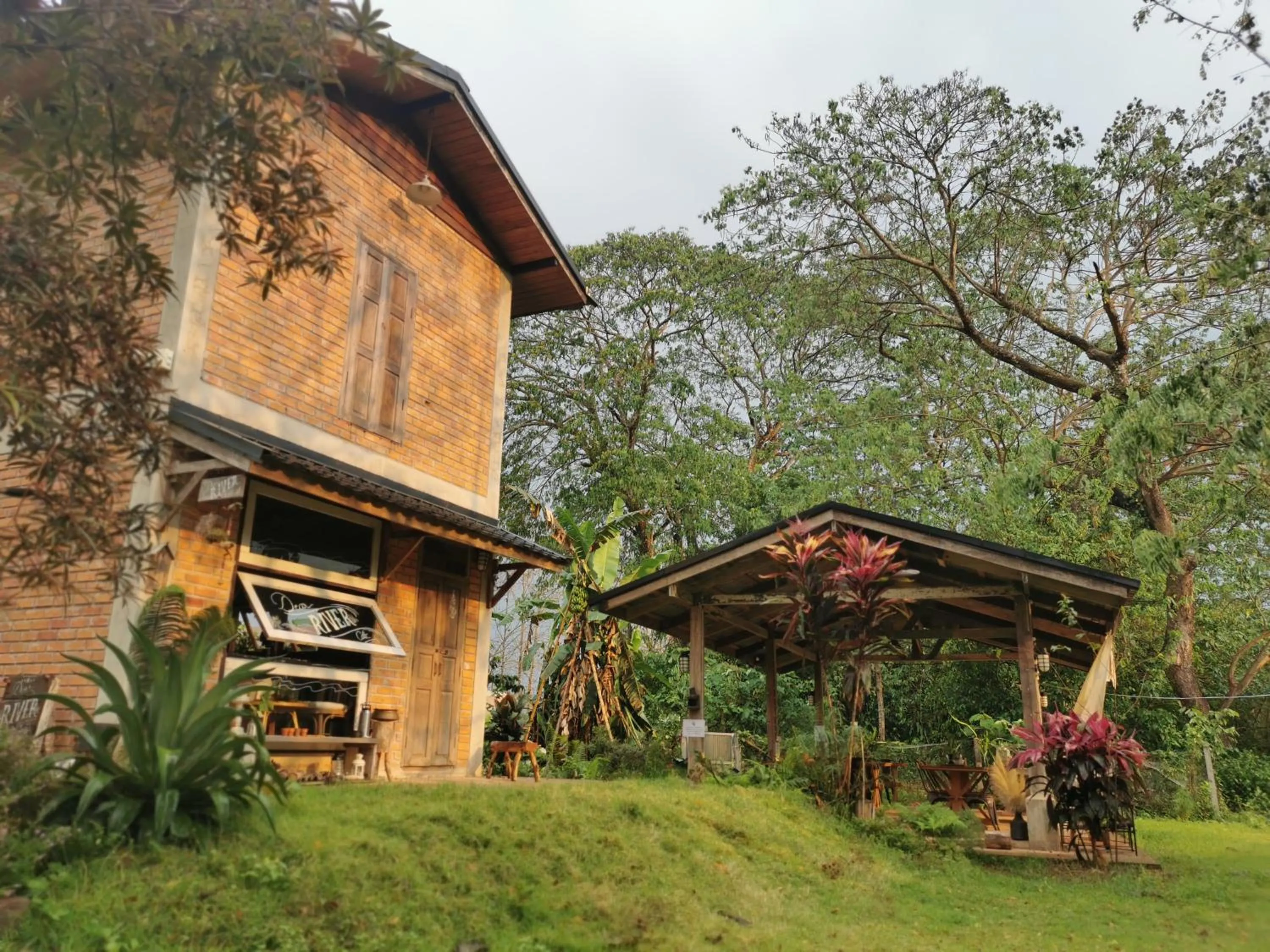 Property building in THE RIVER RUNS CHIANG KLANG