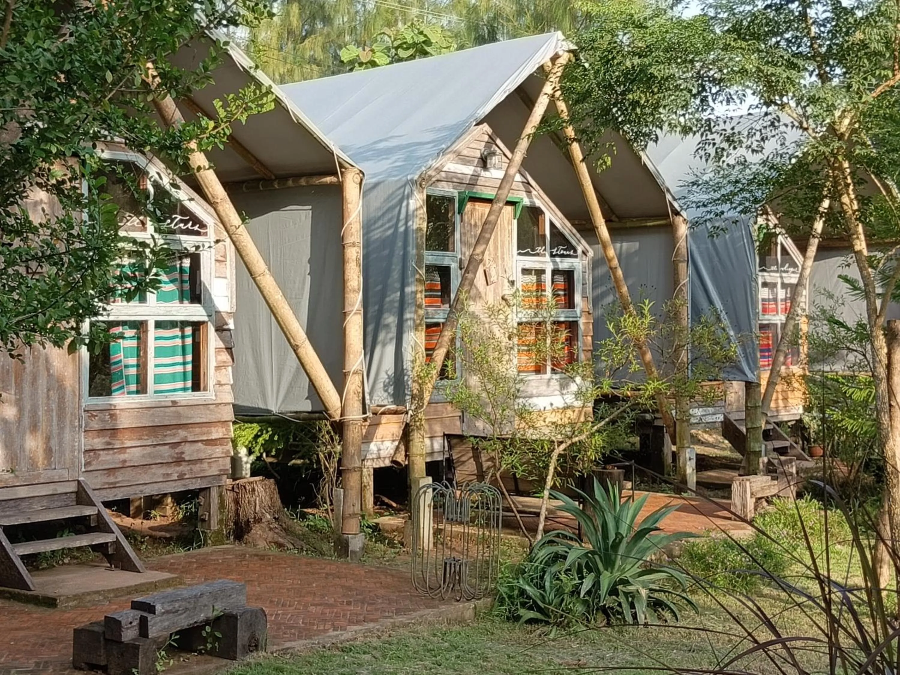 THE RIVER RUNS CHIANG KLANG