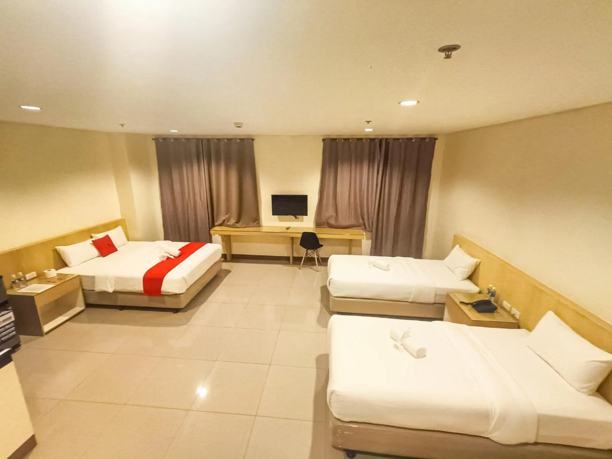 Bedroom, Bed in Kaizen Suites