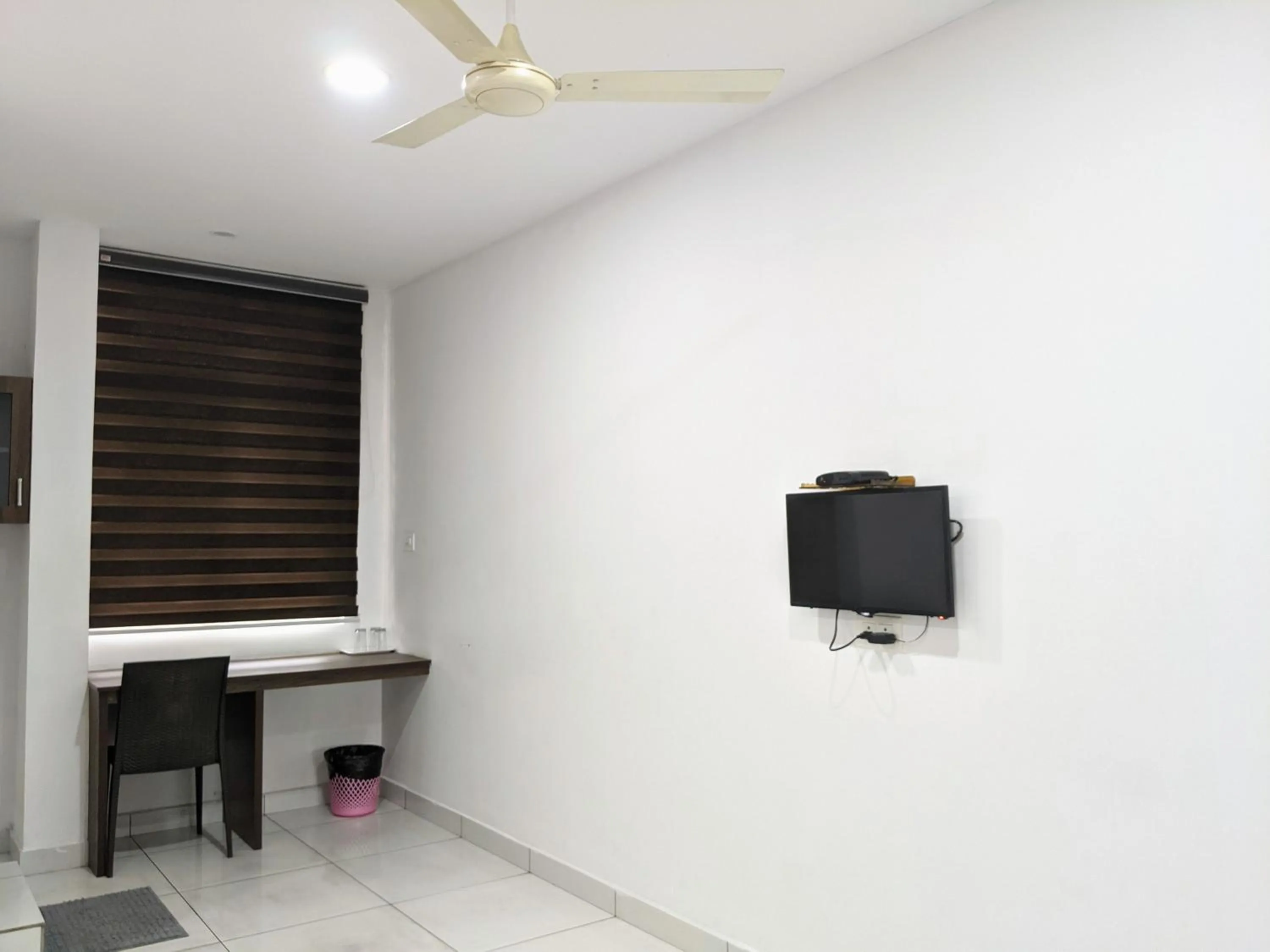 TV and multimedia in Kings Fort Rooms Thrippunithura